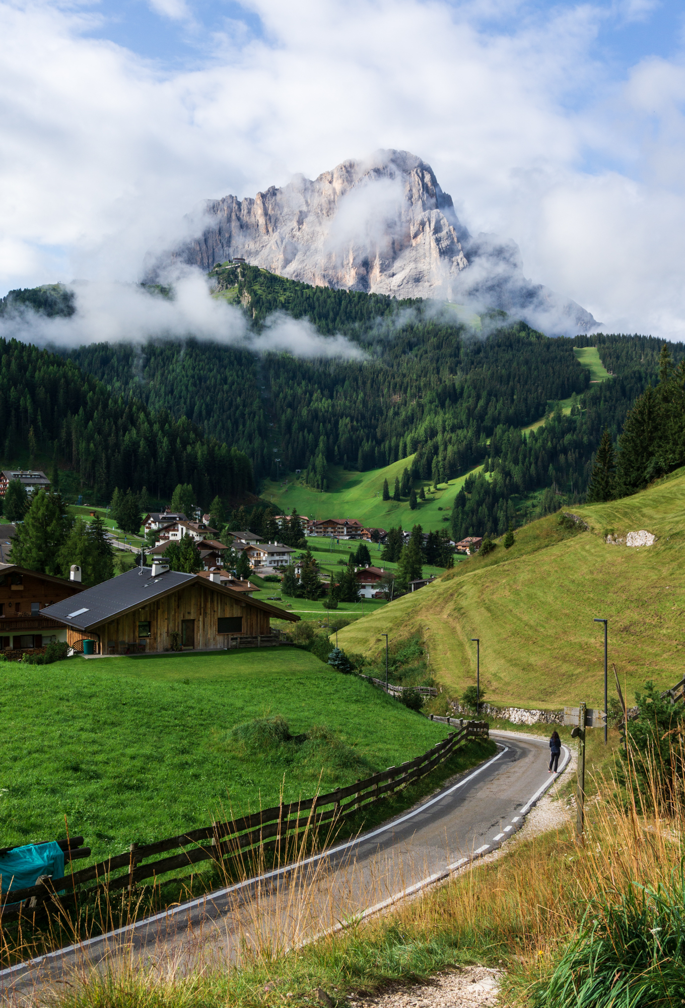 Towards the mountain