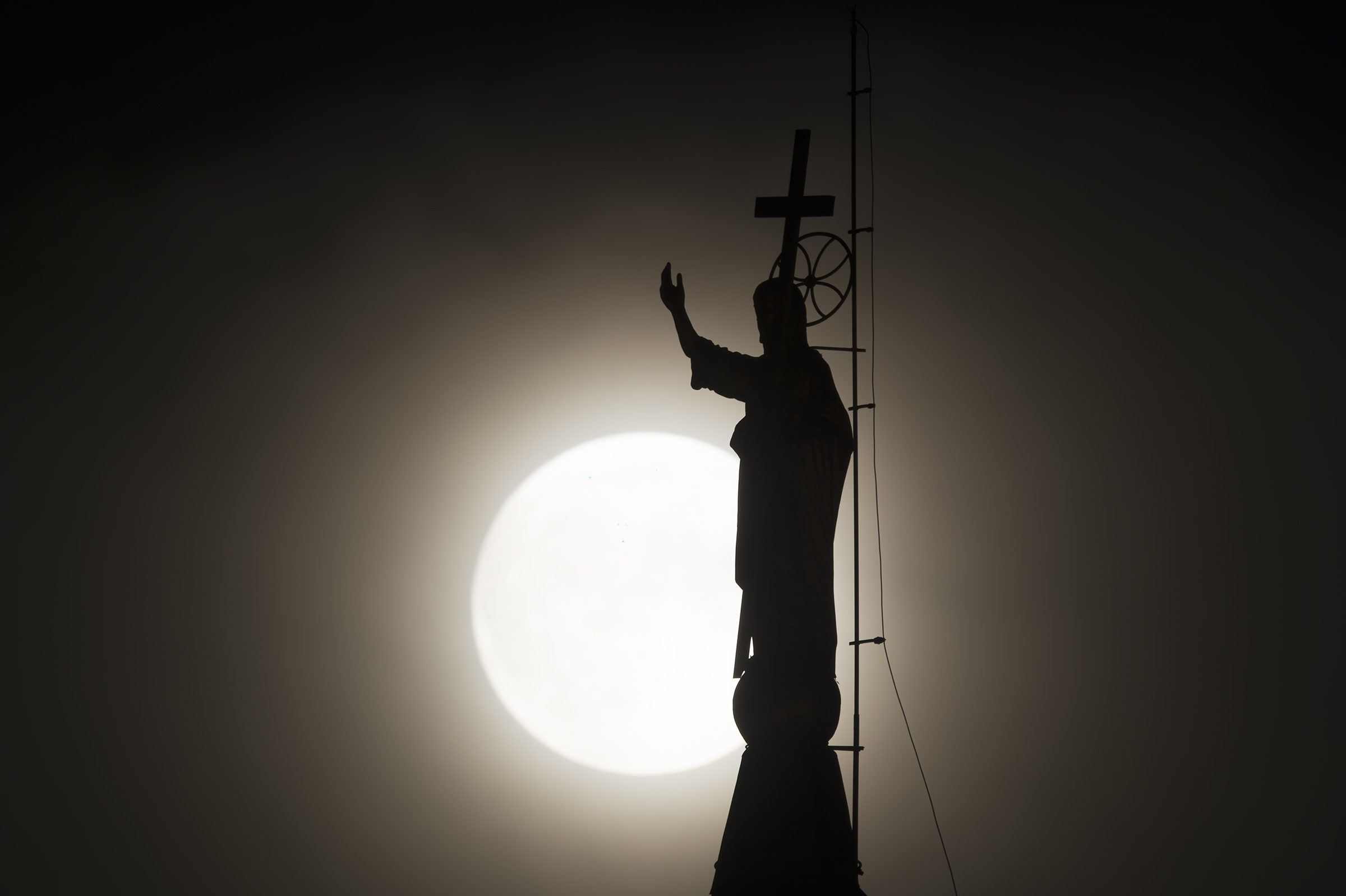 La luna dal giardino 11-8-2022