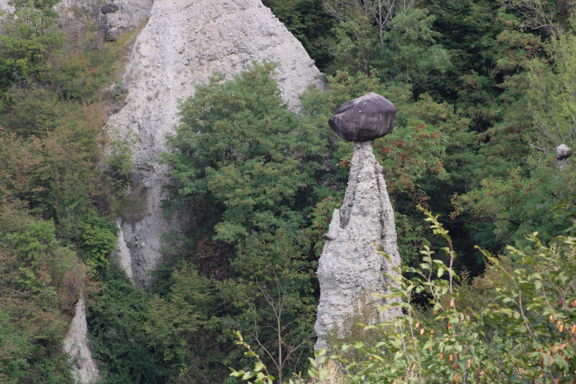 Pyramids in Zone - Lake Iseo