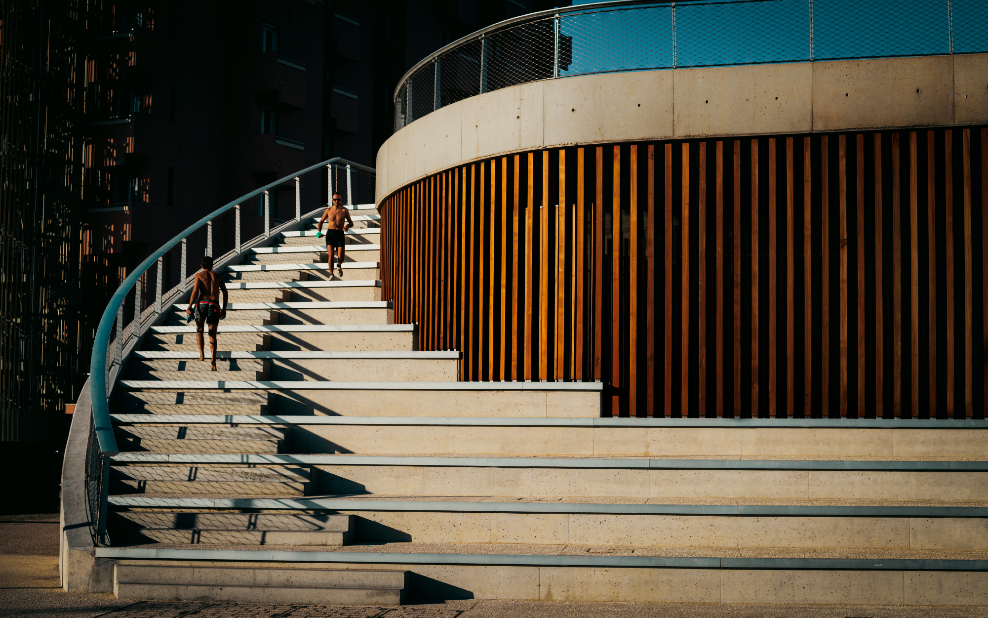 Rise and sacrifice for a "lean" consolation