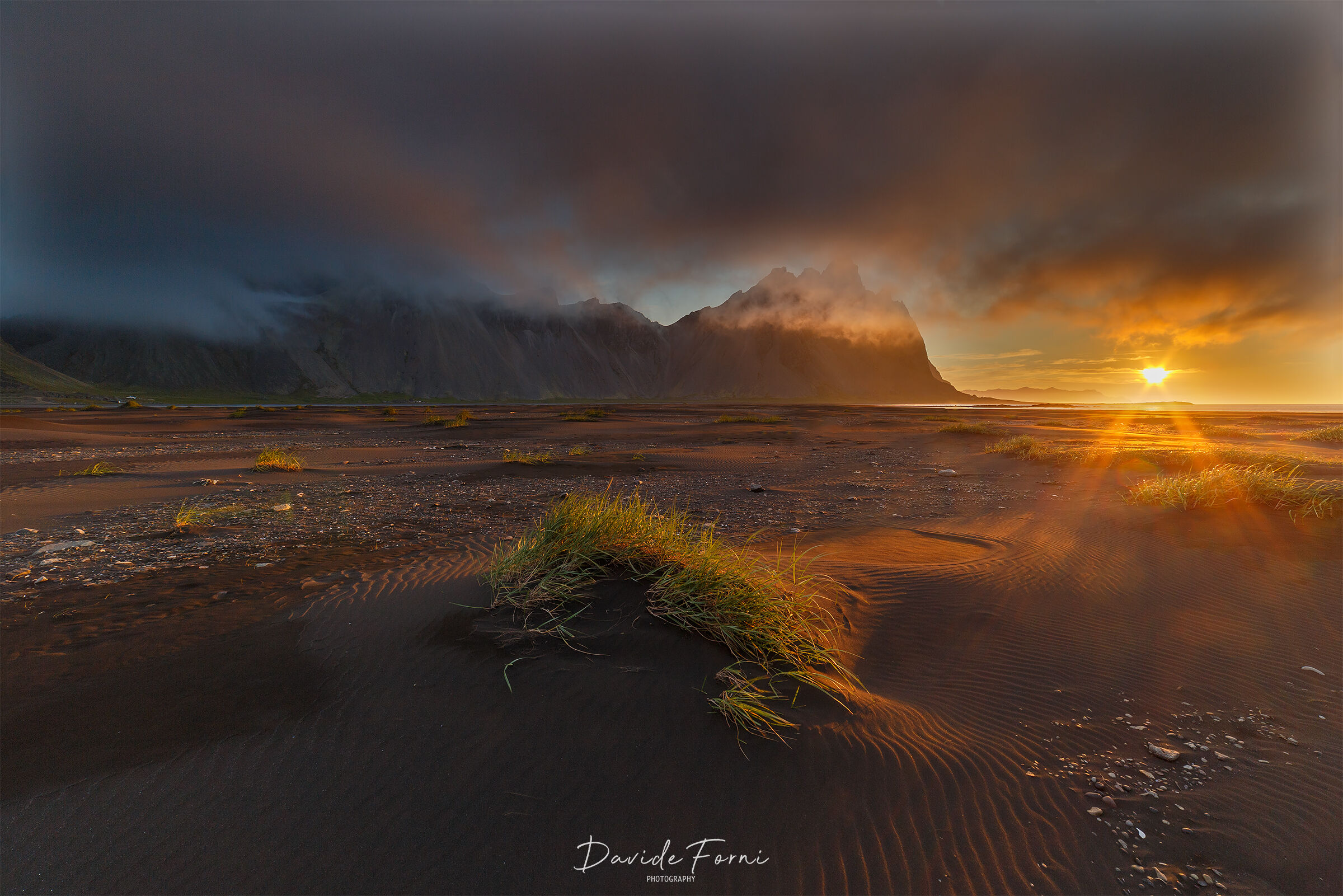 Sunrise at the Vestrahorn