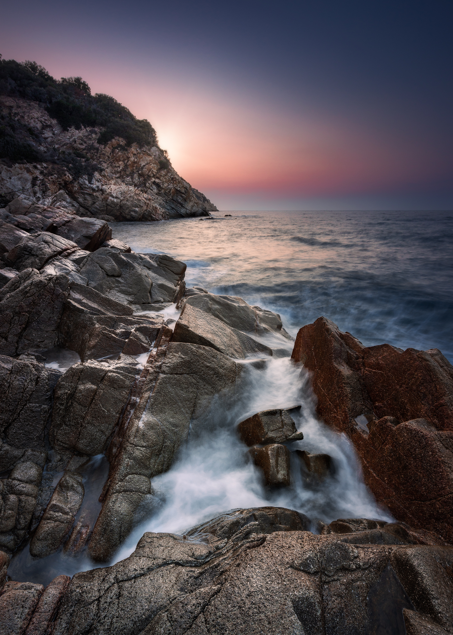 Moulded granite - coata north Elba Island