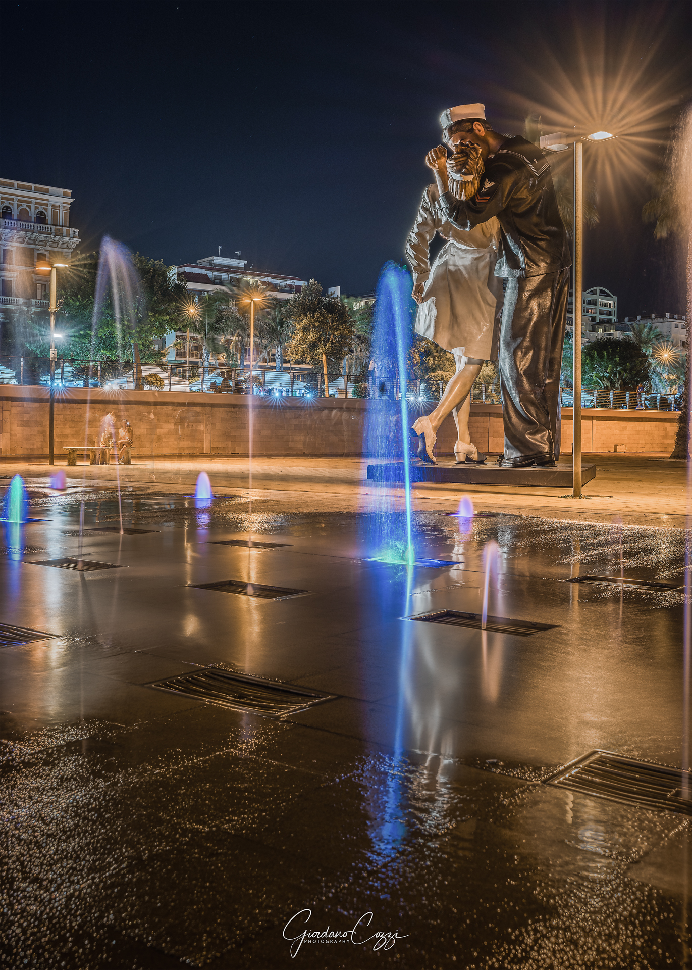 Statue of the Kiss