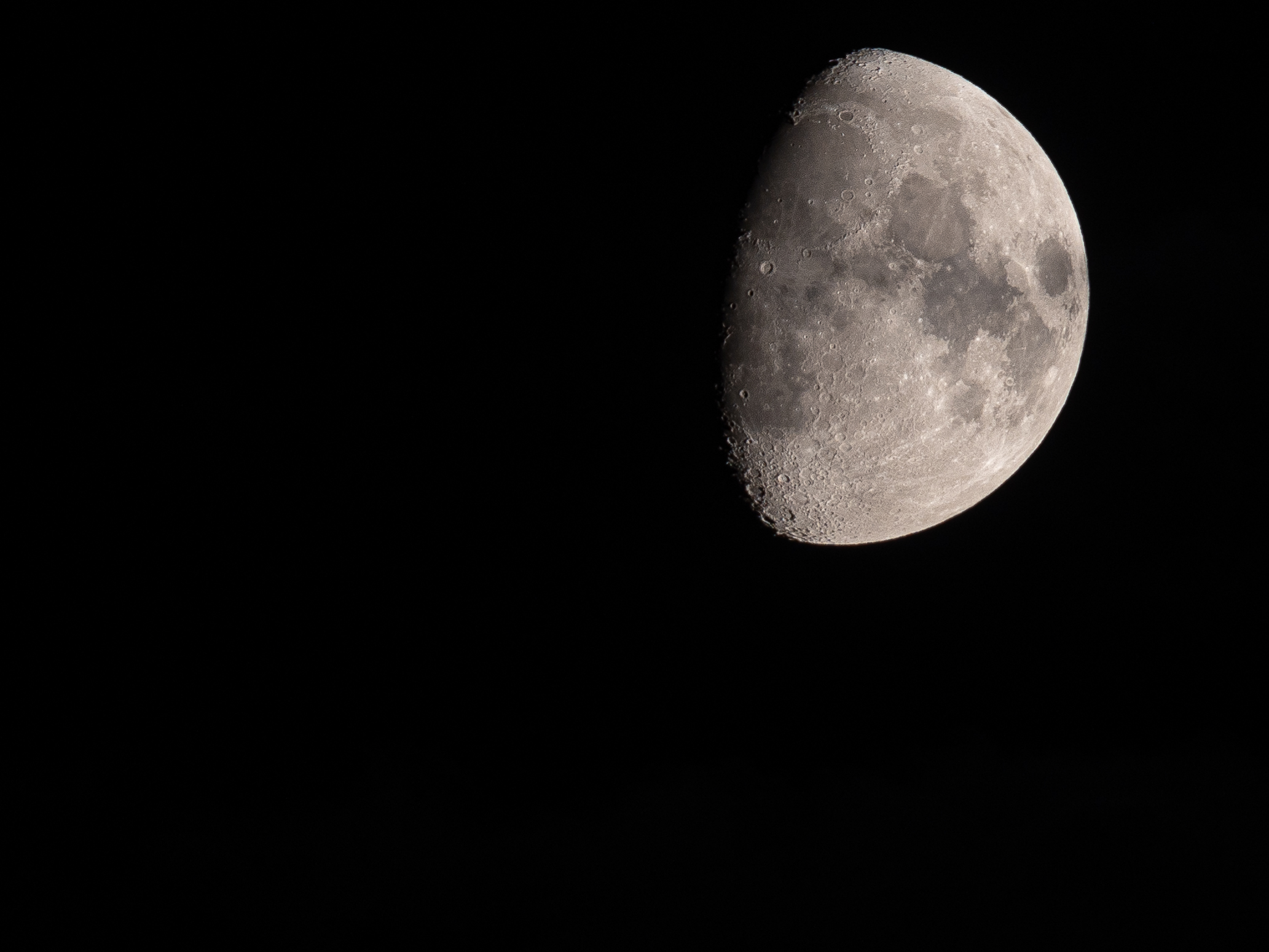 Z6 II e la sua prima luna