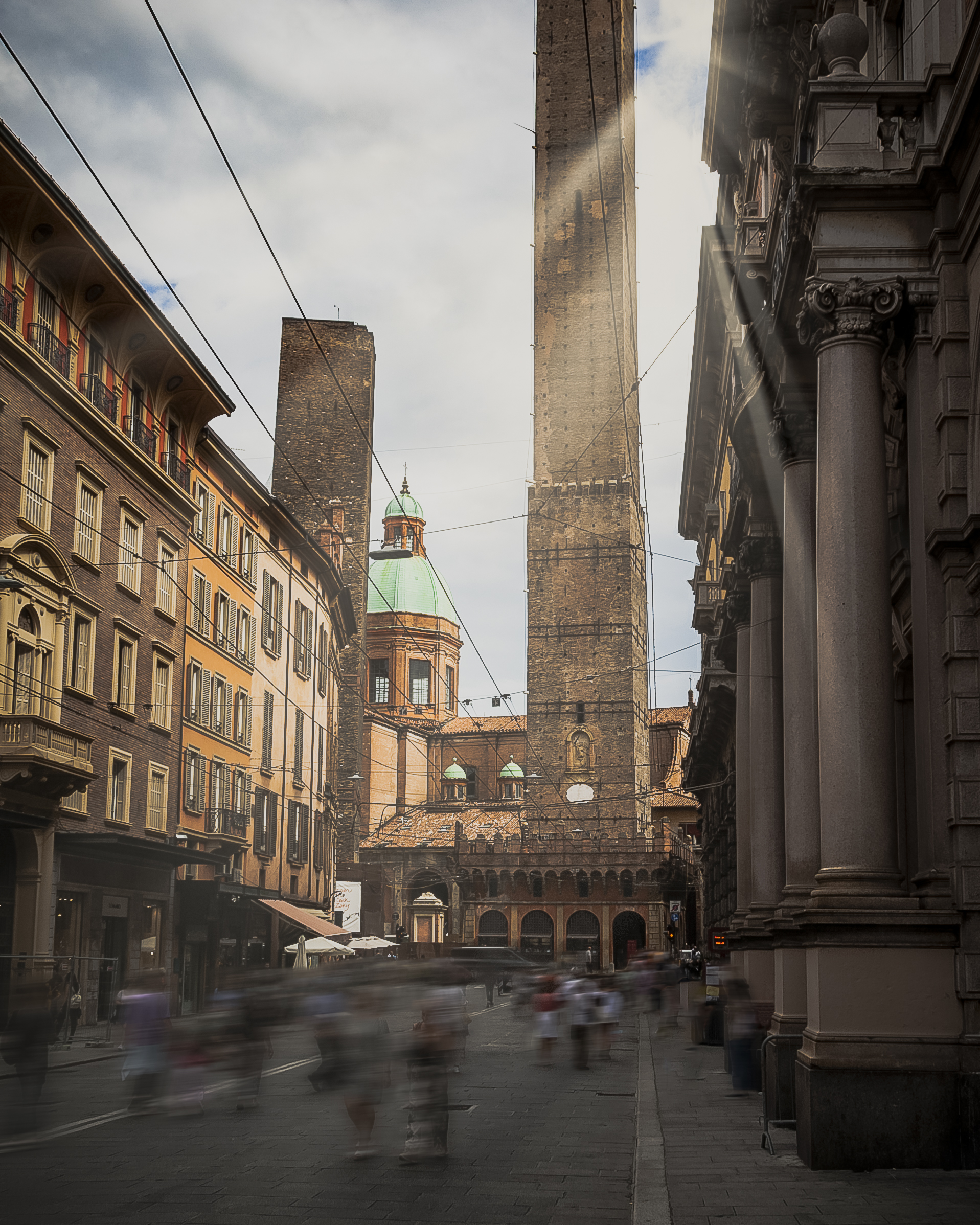 Via Rizzoli (Bologna) - Italy