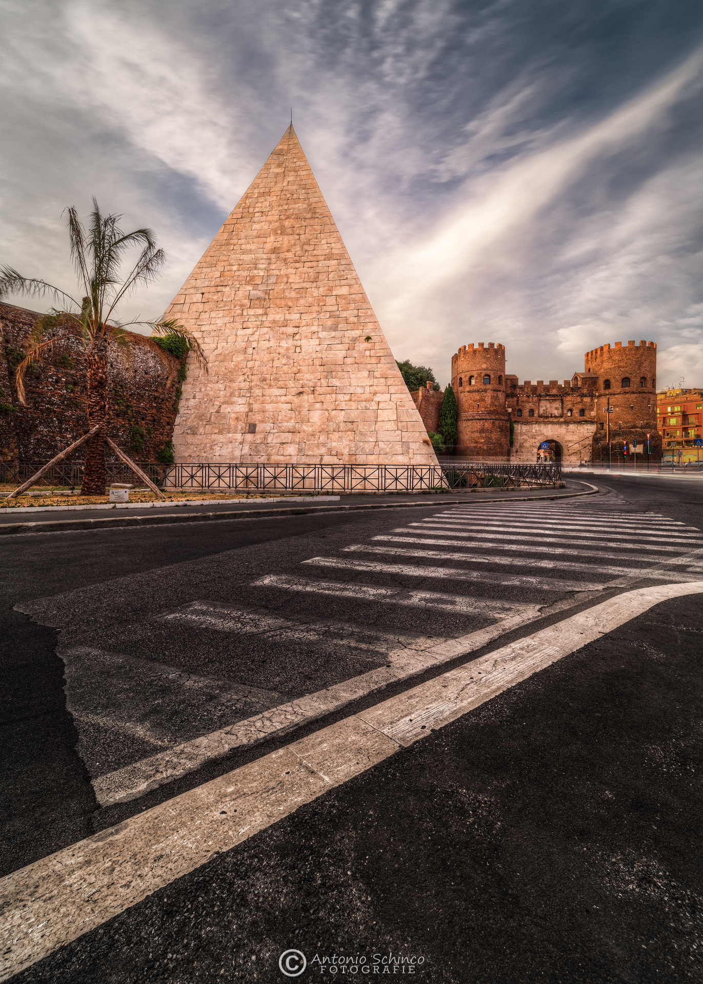 La Piramide Cestia