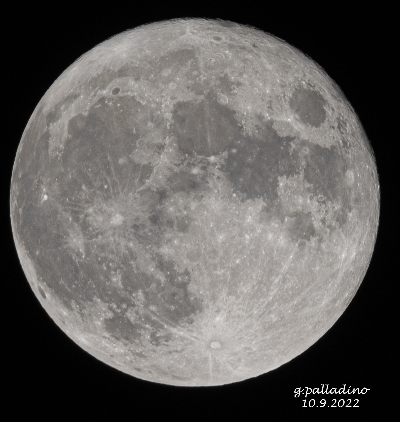 Look at that moon !