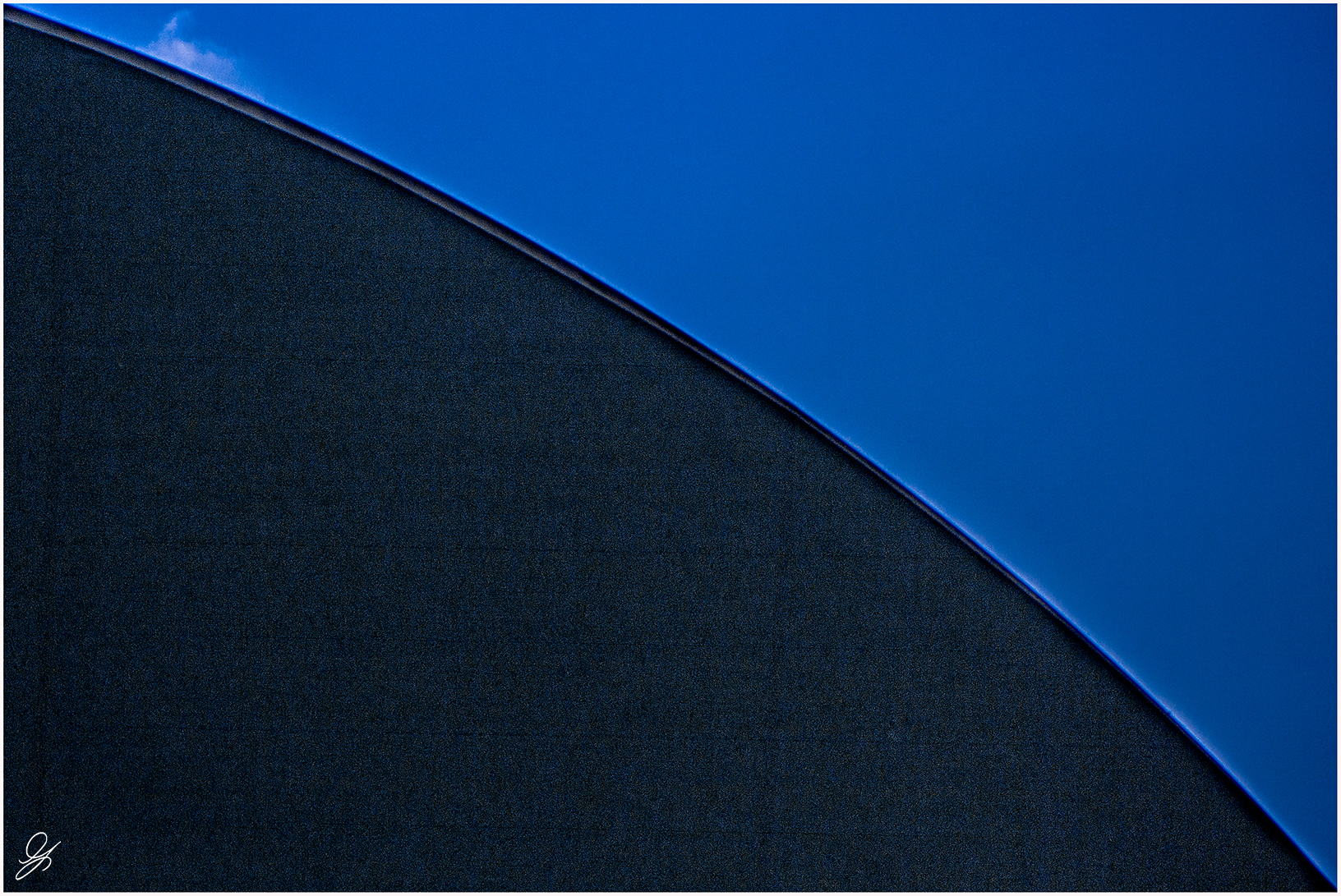 The world is gray the world is blue... Cu... curù... ...