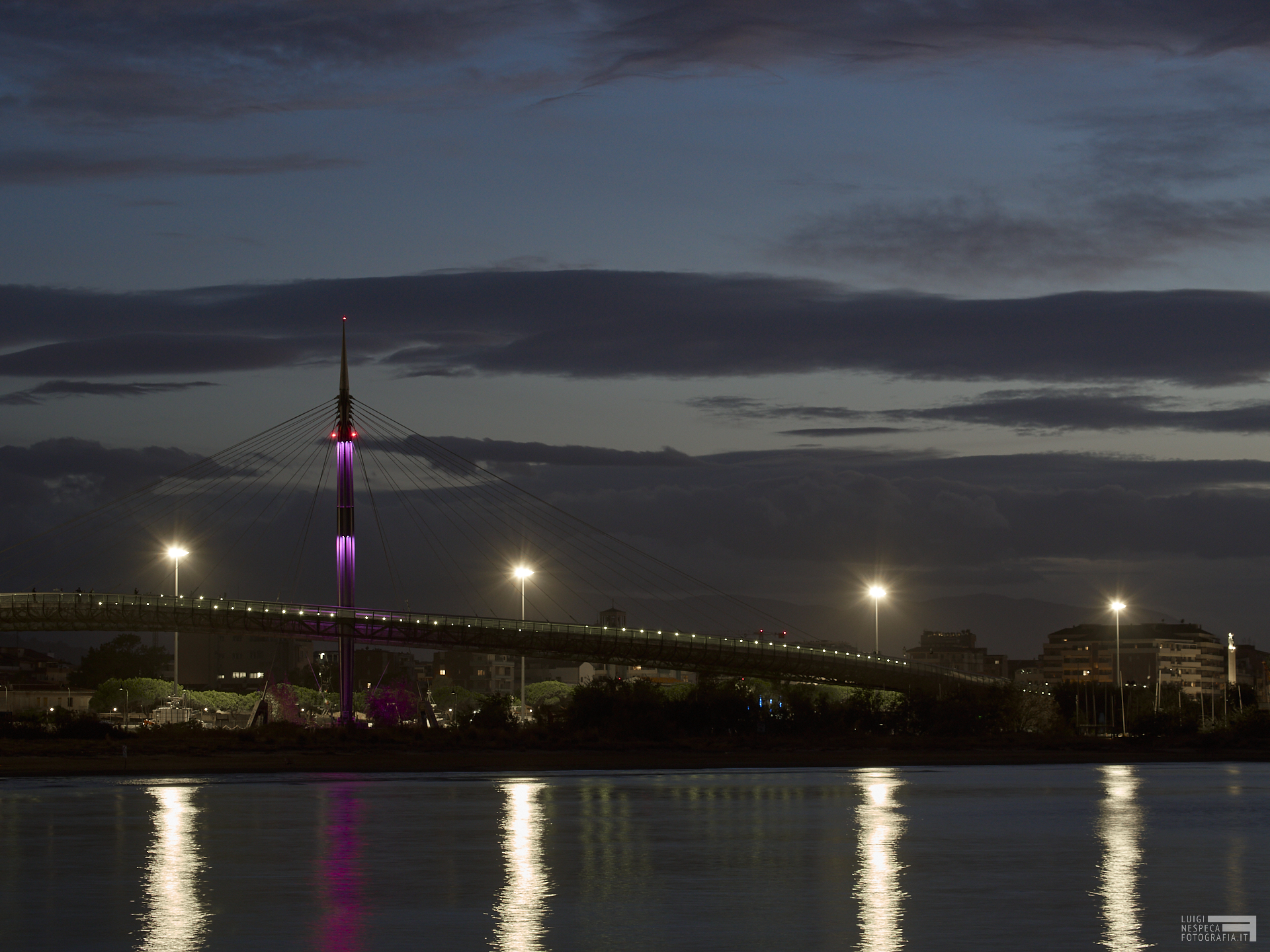 Ponte del Mare a Pescara - Ora blu