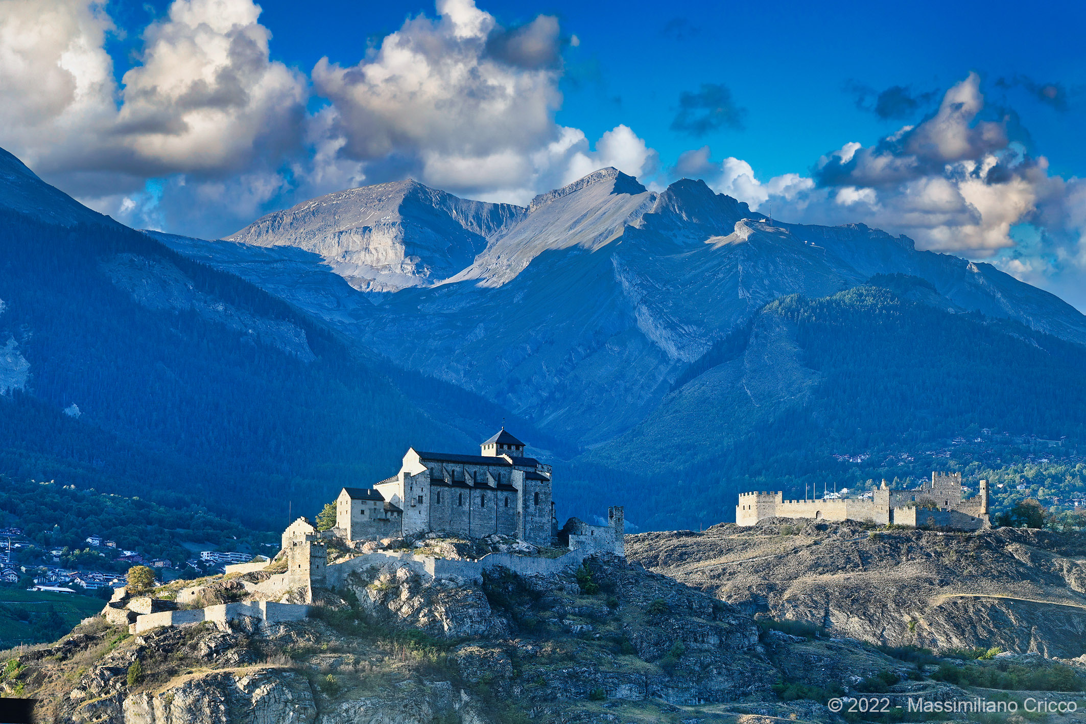 Sion prima del tramonto, Canton Vallese, Svizzera