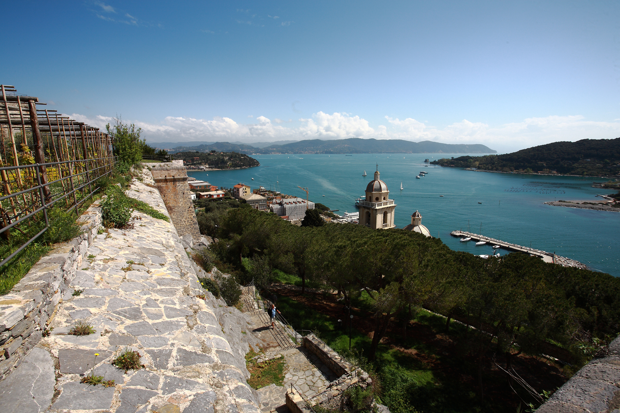 dal castello di Portovenere verso il golfo di La Spezia