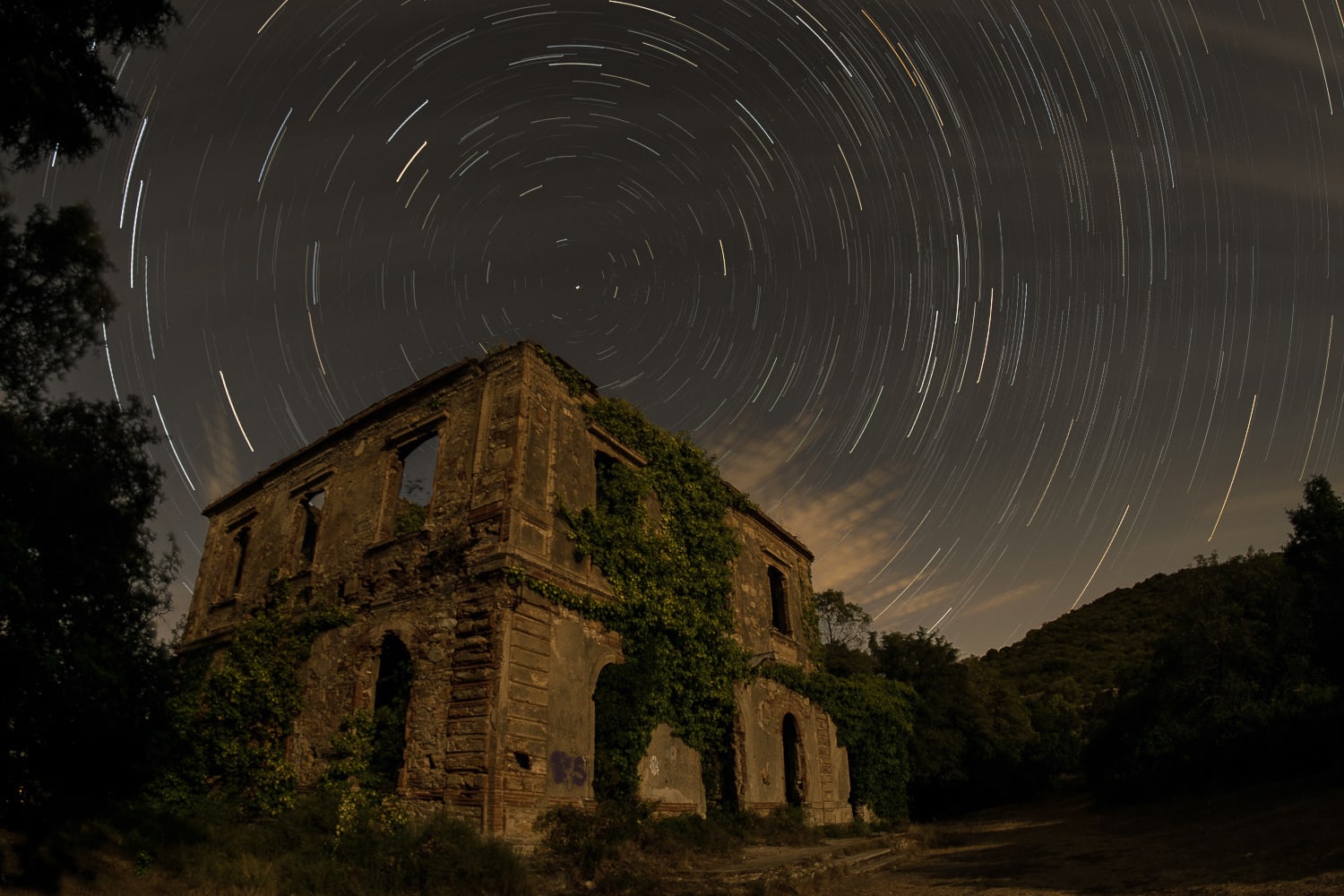 Startrail alla Casa del Polacco sui Monti Pisani