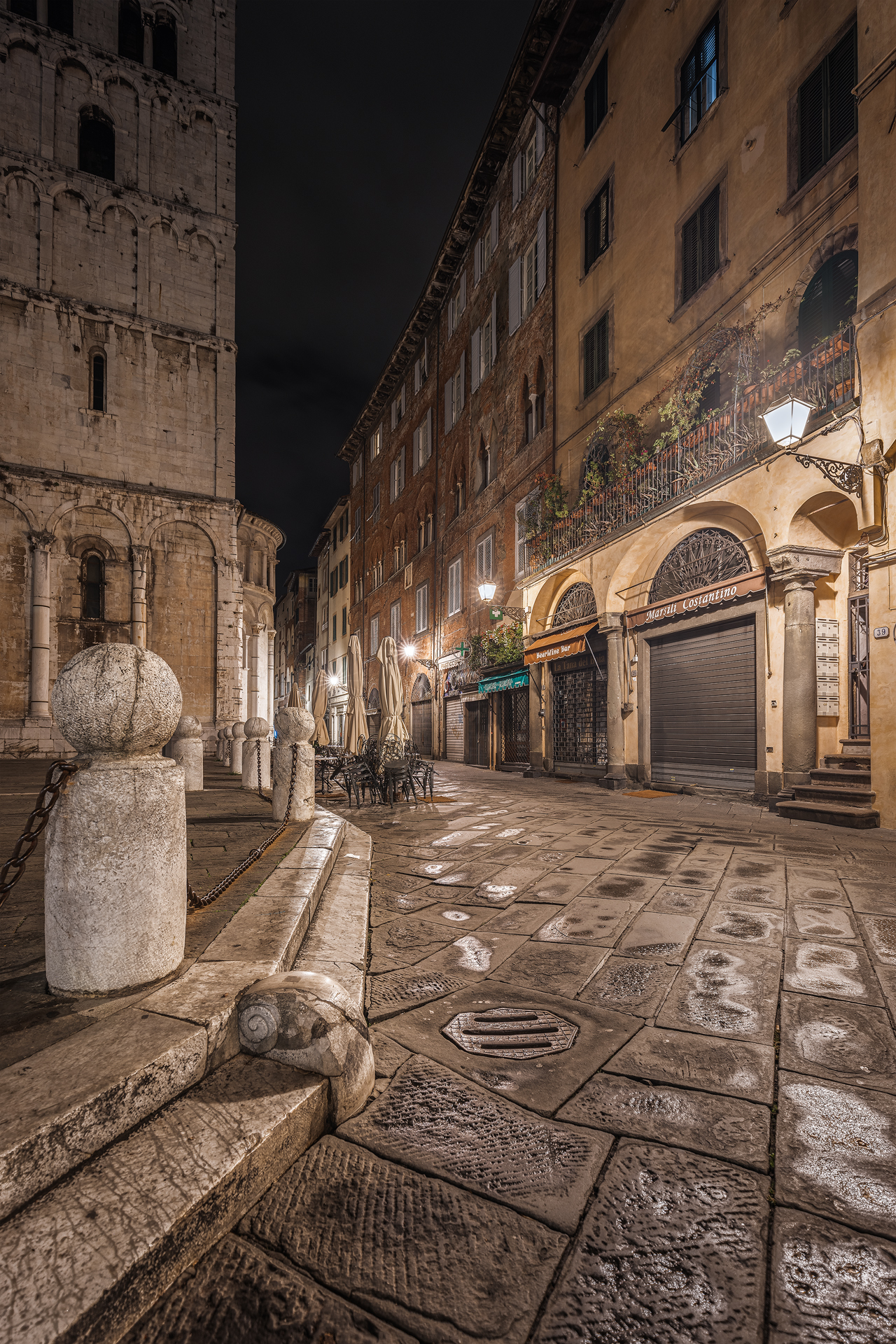 Lucca By night