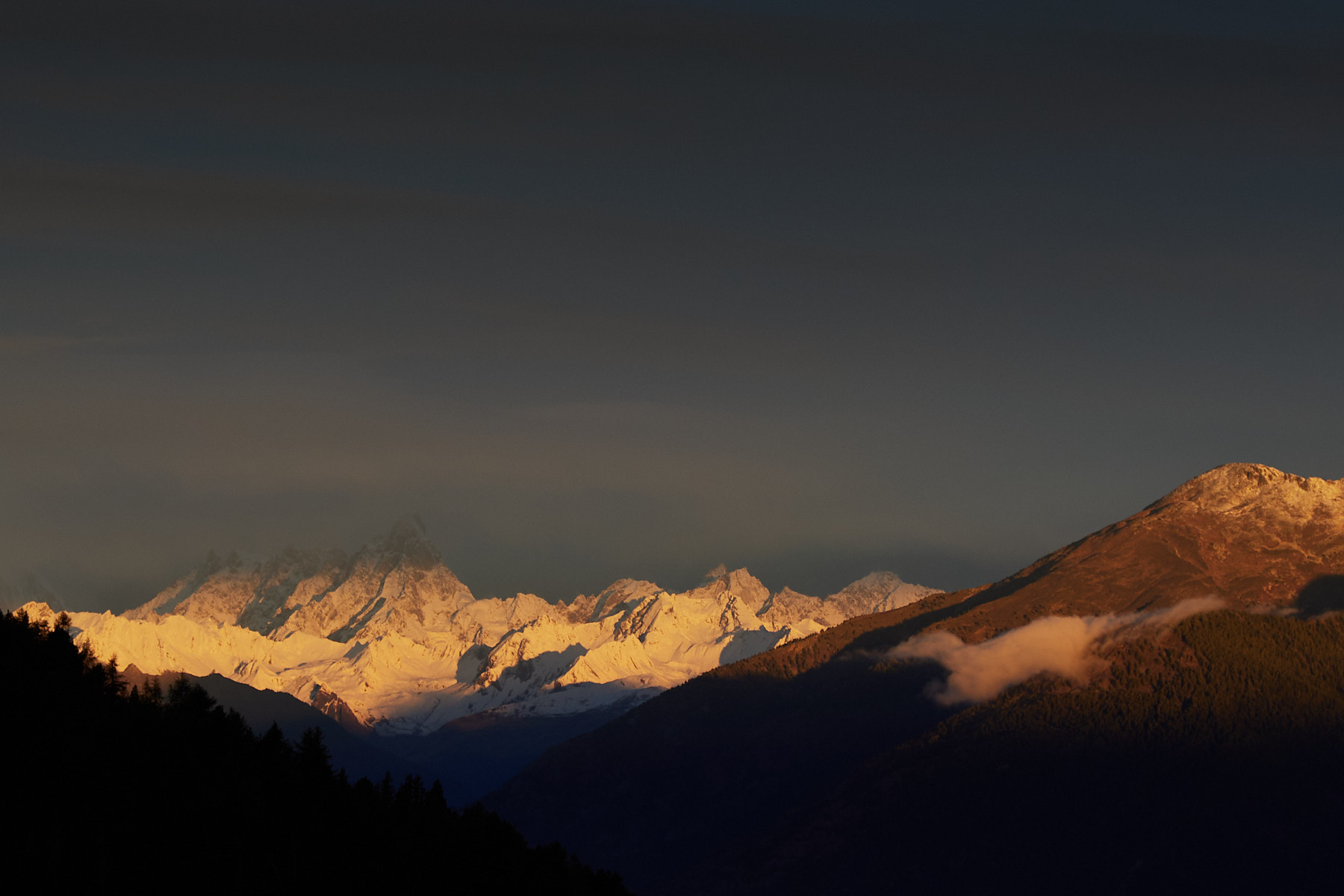 Sunrise over the Grandes Jorasses