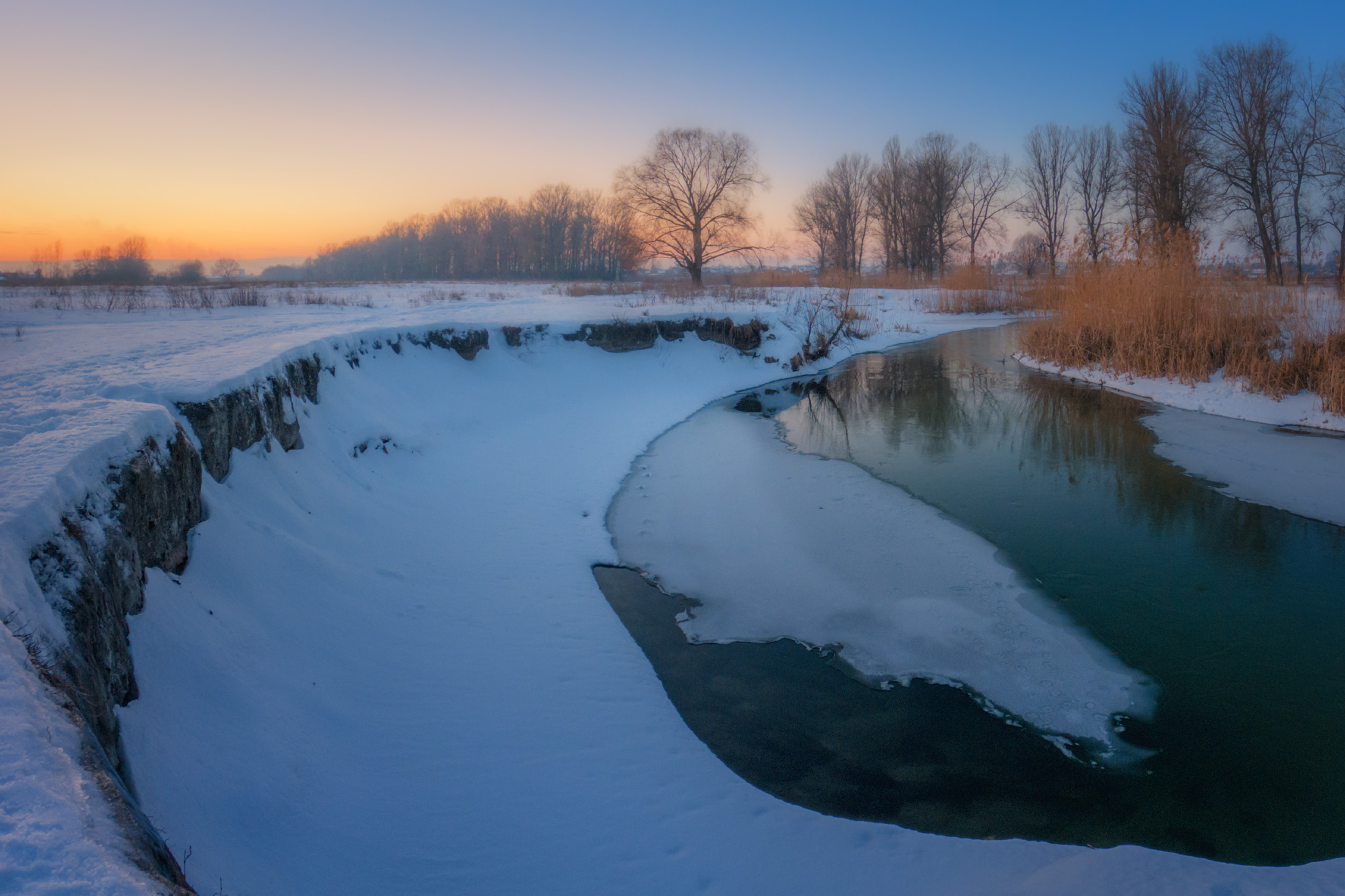 Winter evening on the river