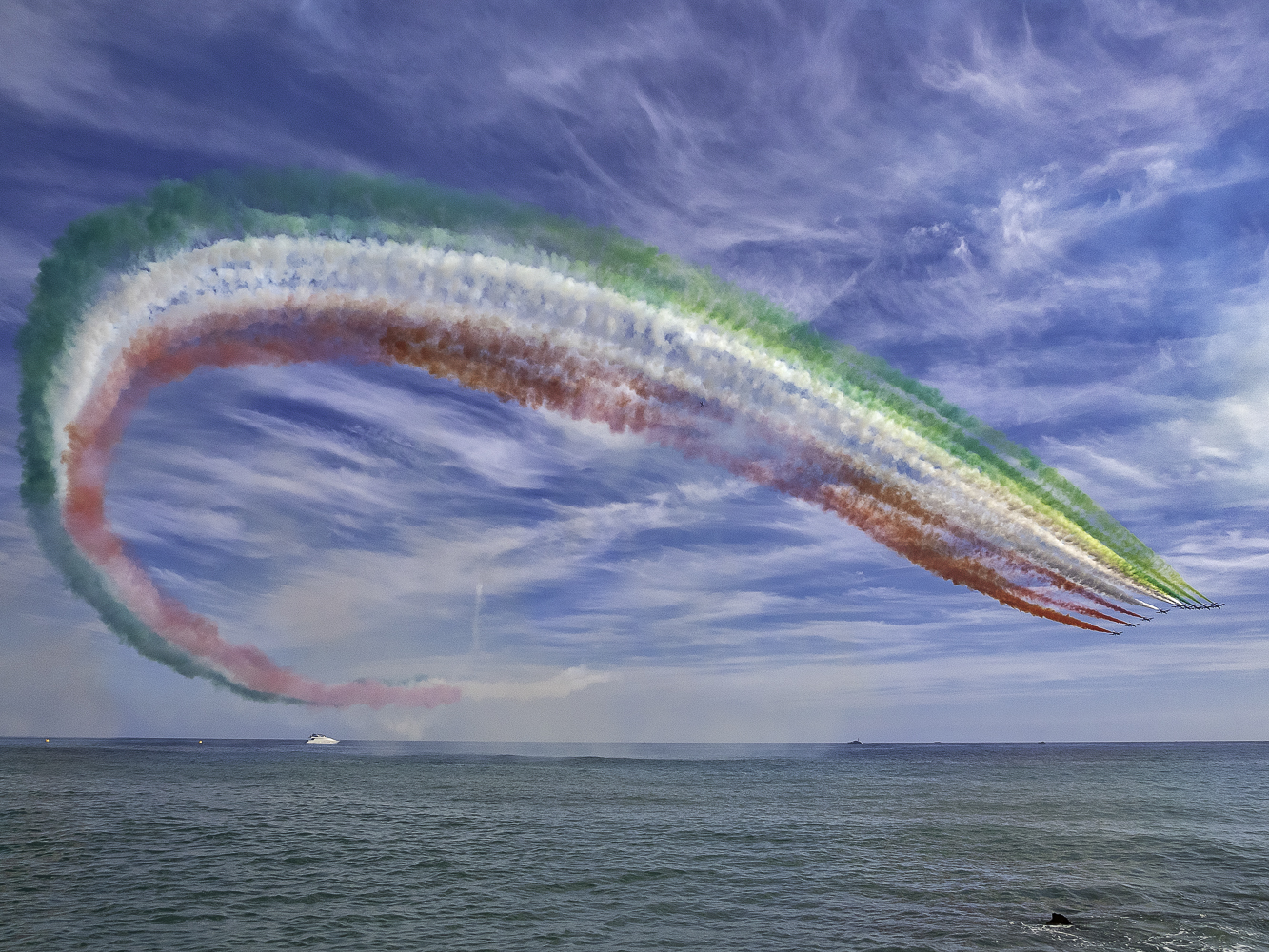 Tricolor arrows