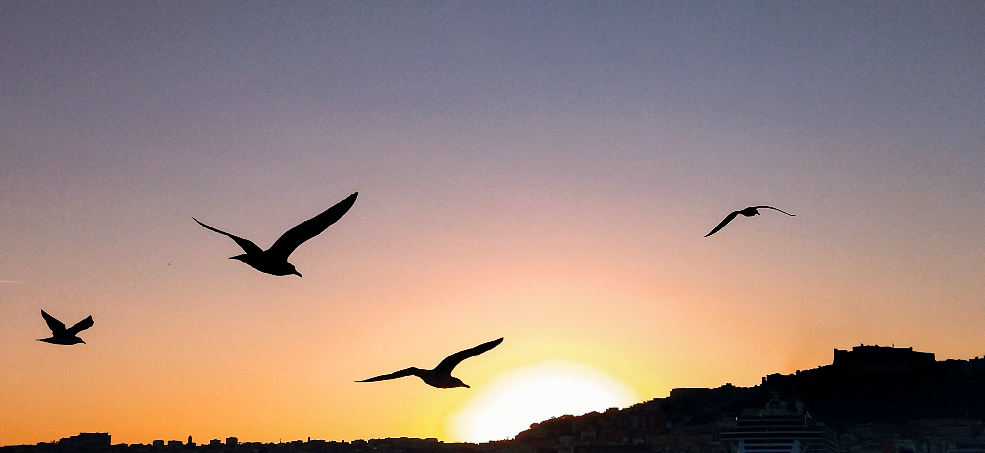 In volo al Tramonto verso Castel Santelmo