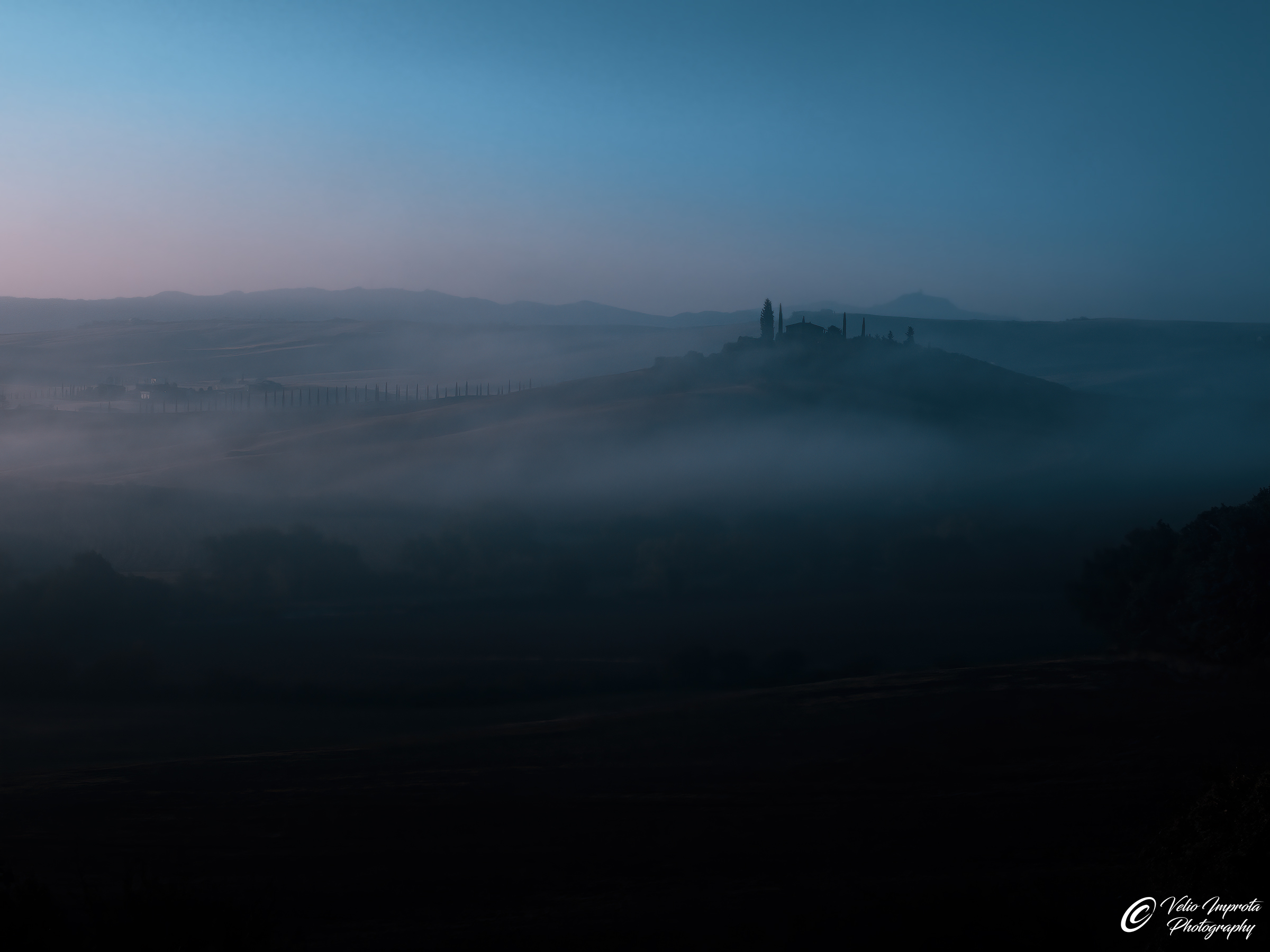 Poggio all'alba blu