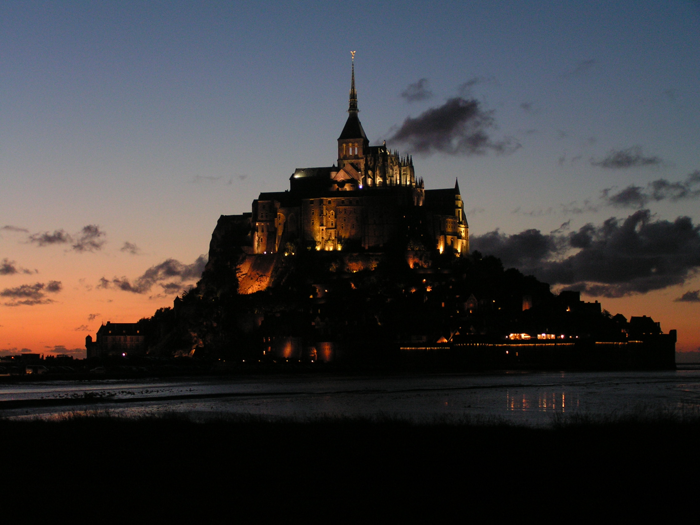 Mont Saint Michael ( Normandy )