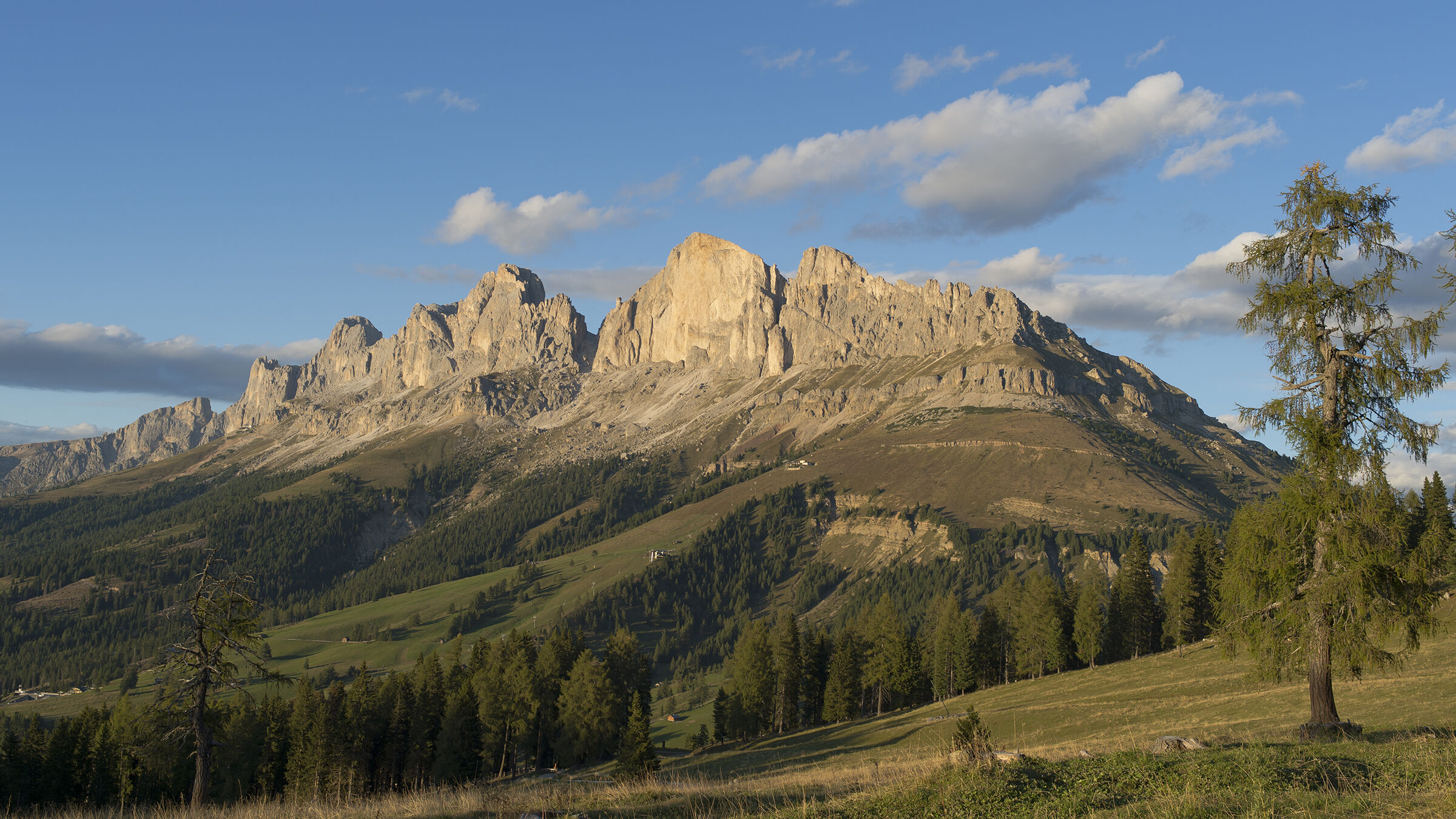 The Roda of Vael at sunset