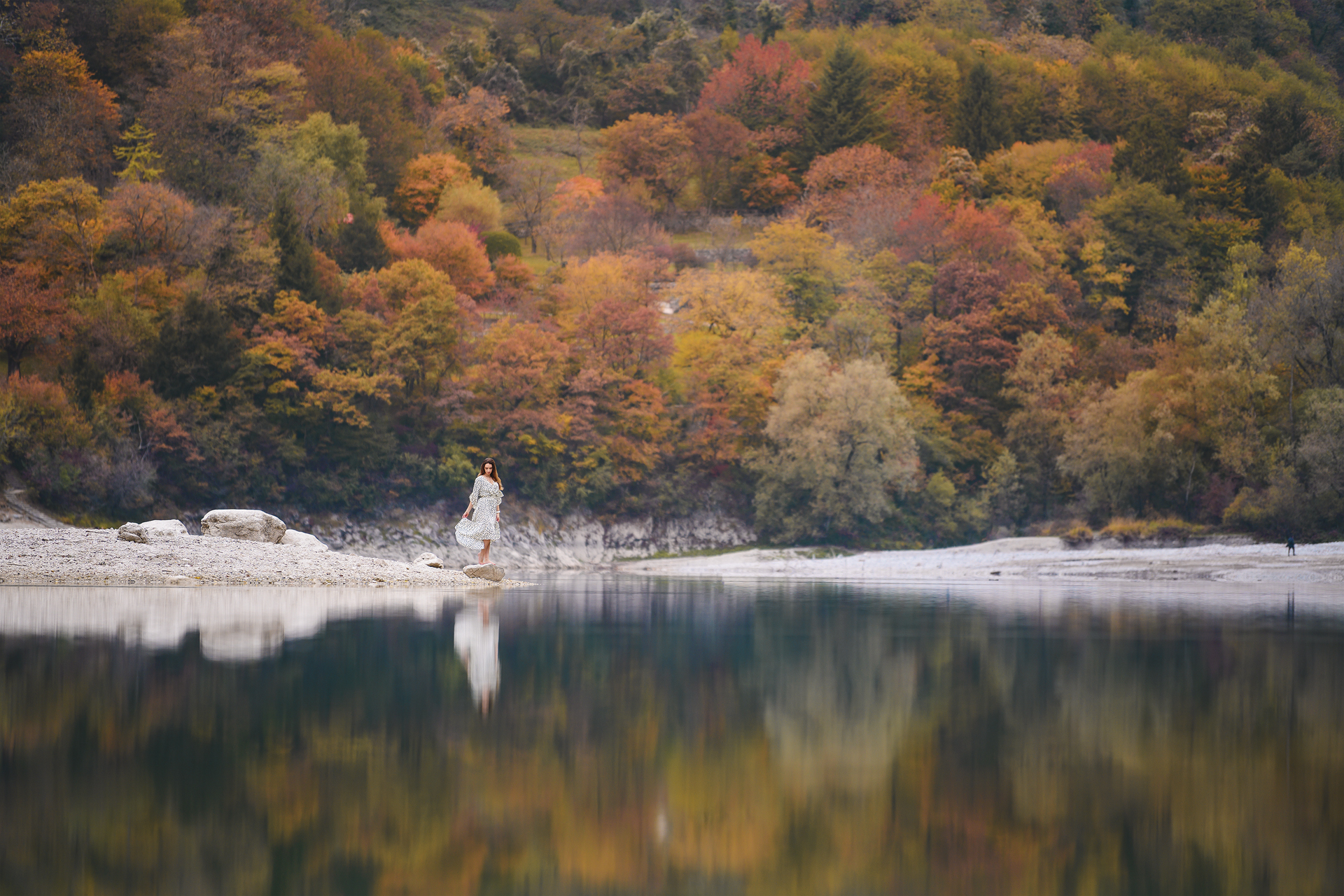 The mirror of autumn