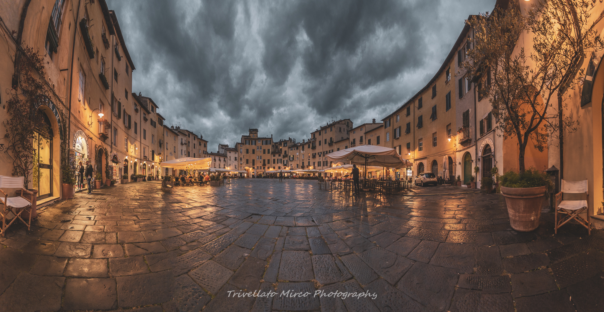 Lucca - Piazza Anfiteatro