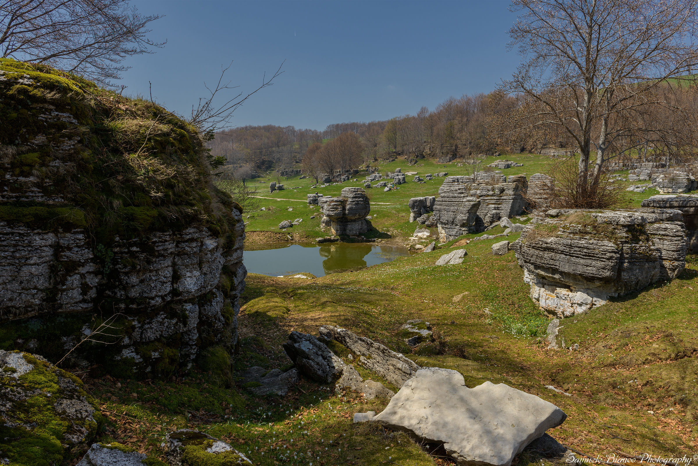 On Lessinian - Valley of the Sphinxes