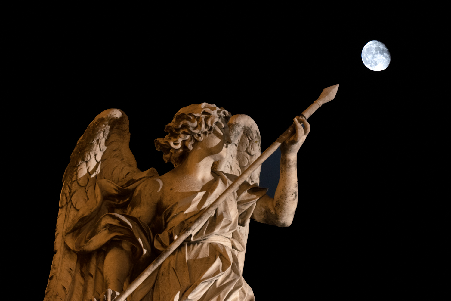 La luna e l' Angelo