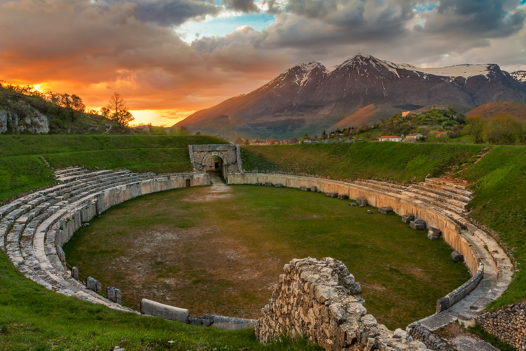 Teatro Romano Alba Fucens