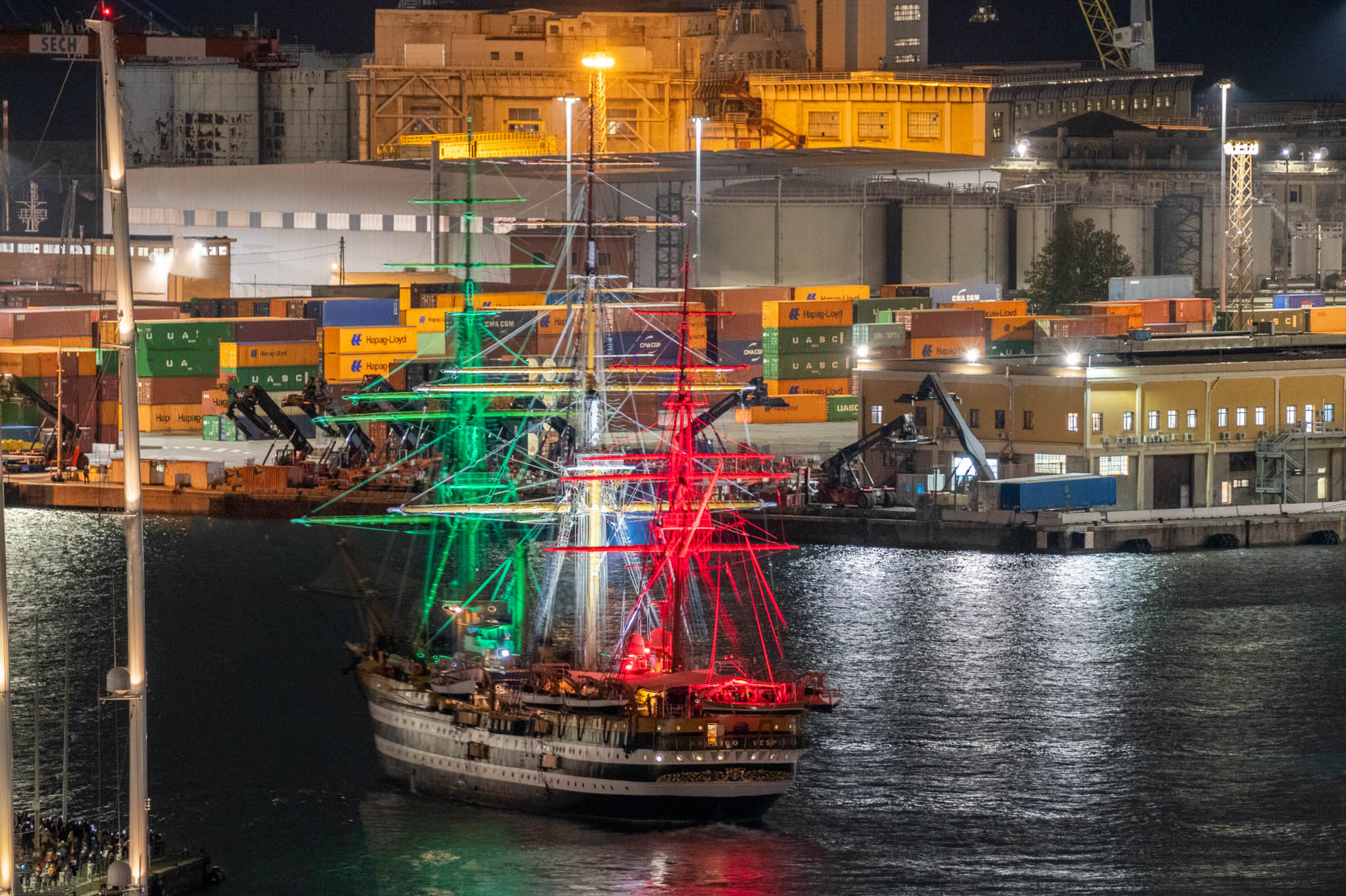 Vespucci departing from Genoa