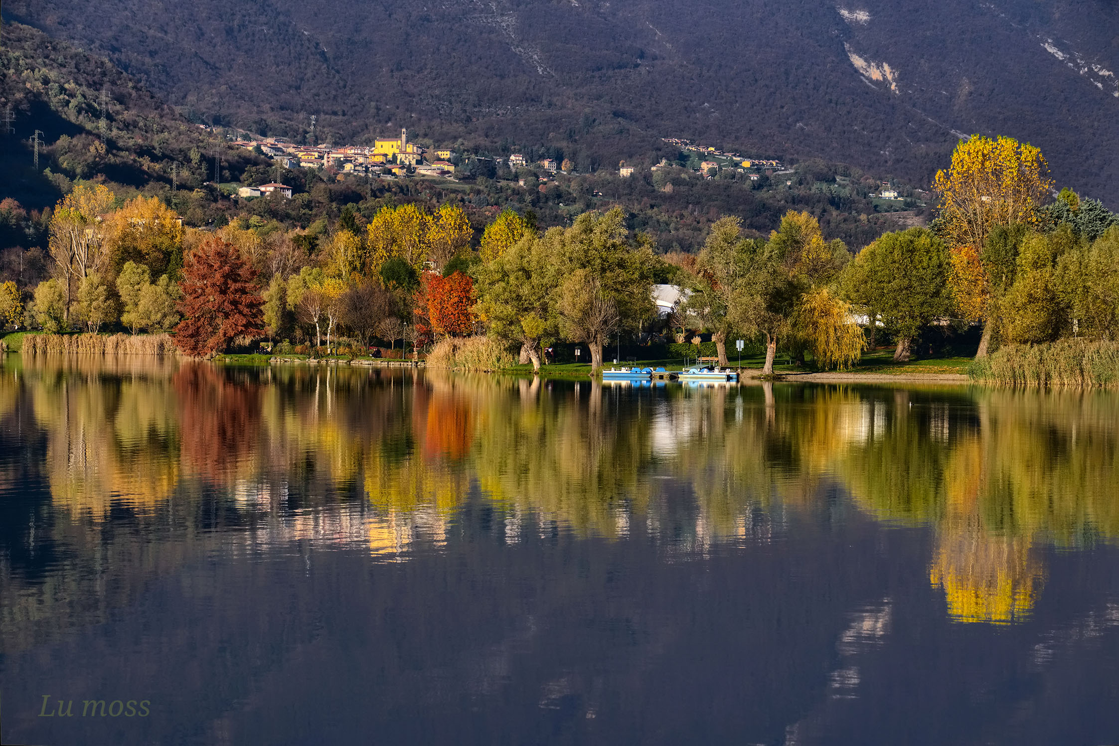 Autunno sul lago di Endine.