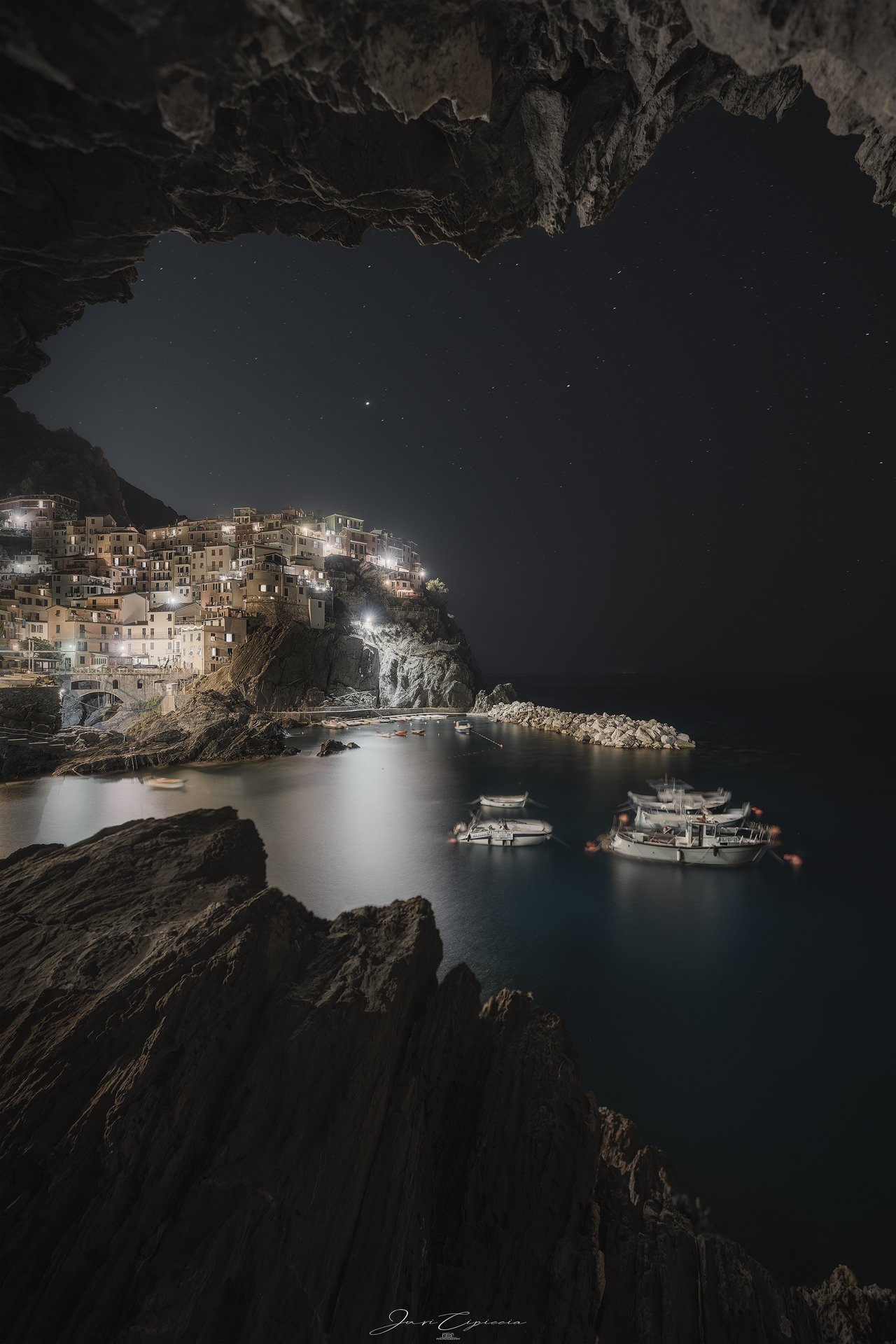 Osservando dalla grotta