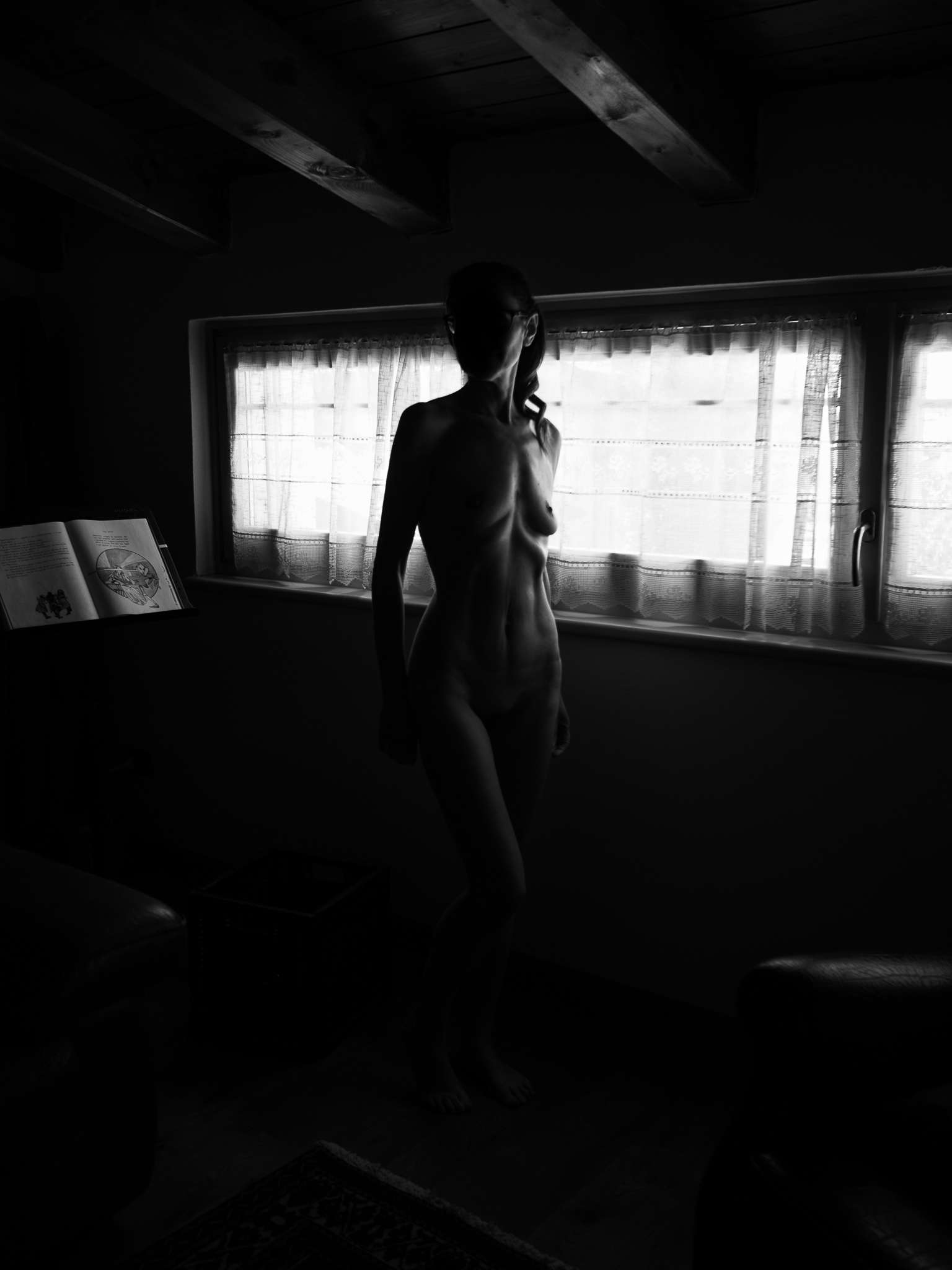 Interno con nudo