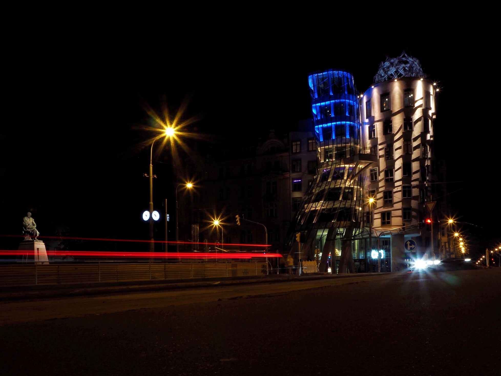 Tančící d?m - the dancing house - Praha