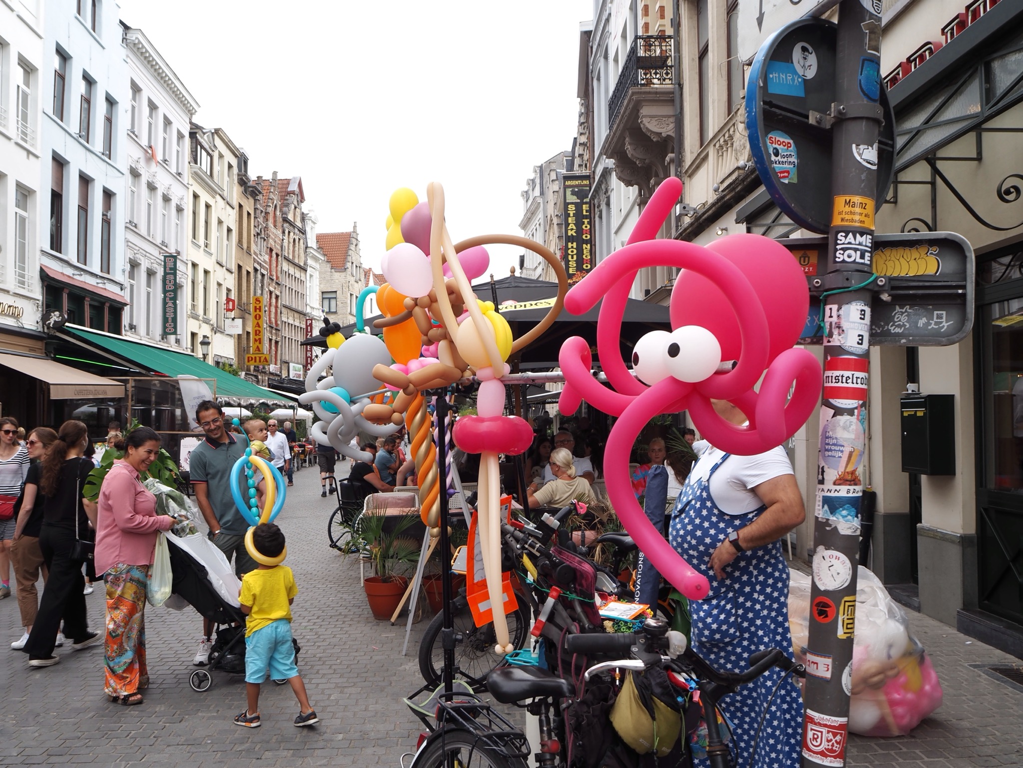 Chtulu lives in Antwerp