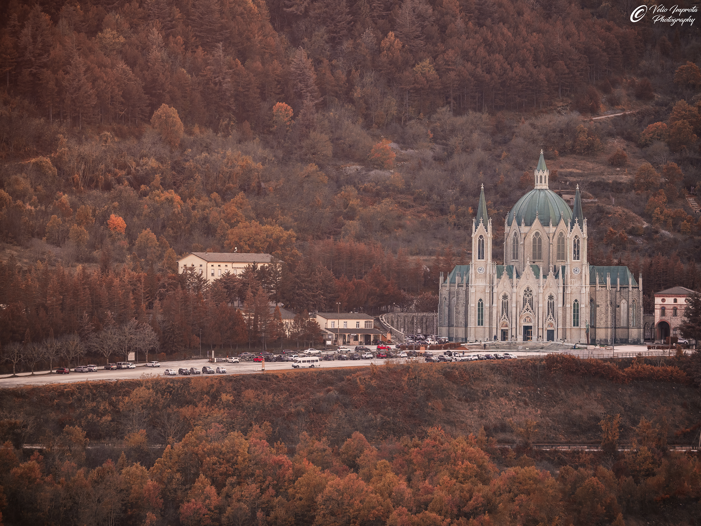 Santuario in autunno