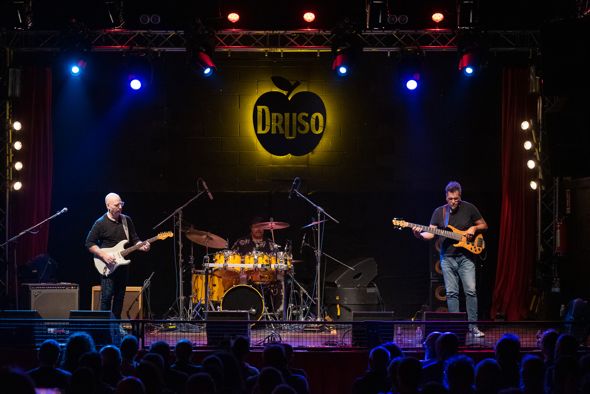 Jimmy, Dennis and Oz 2