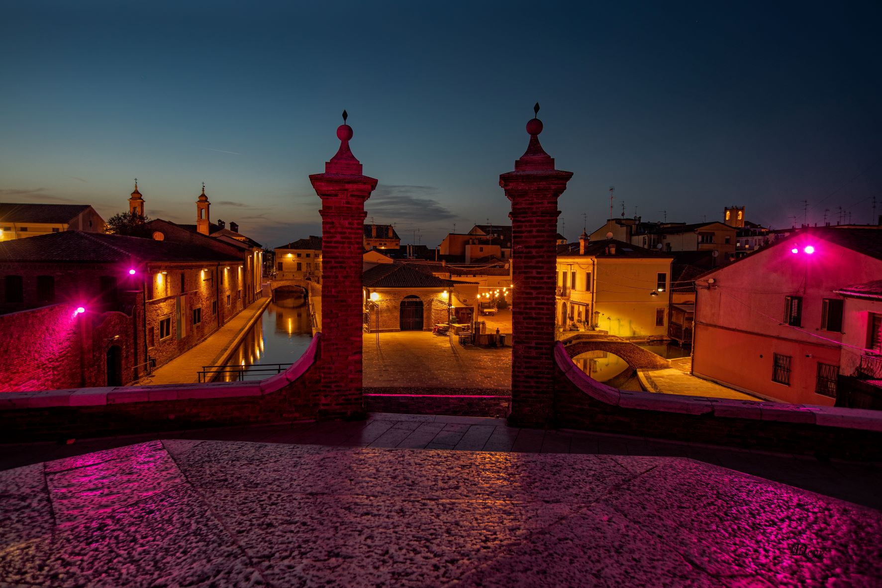 Comacchio al calar della sera