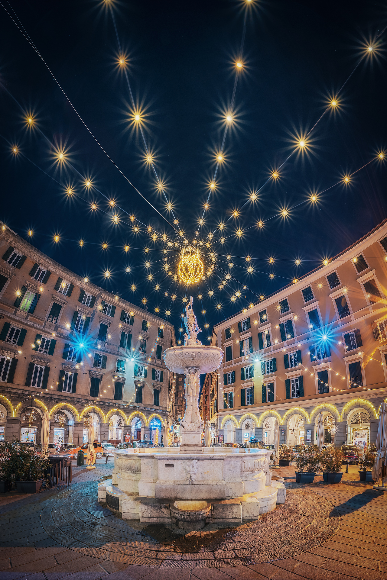 Le luci che illuminano la sera