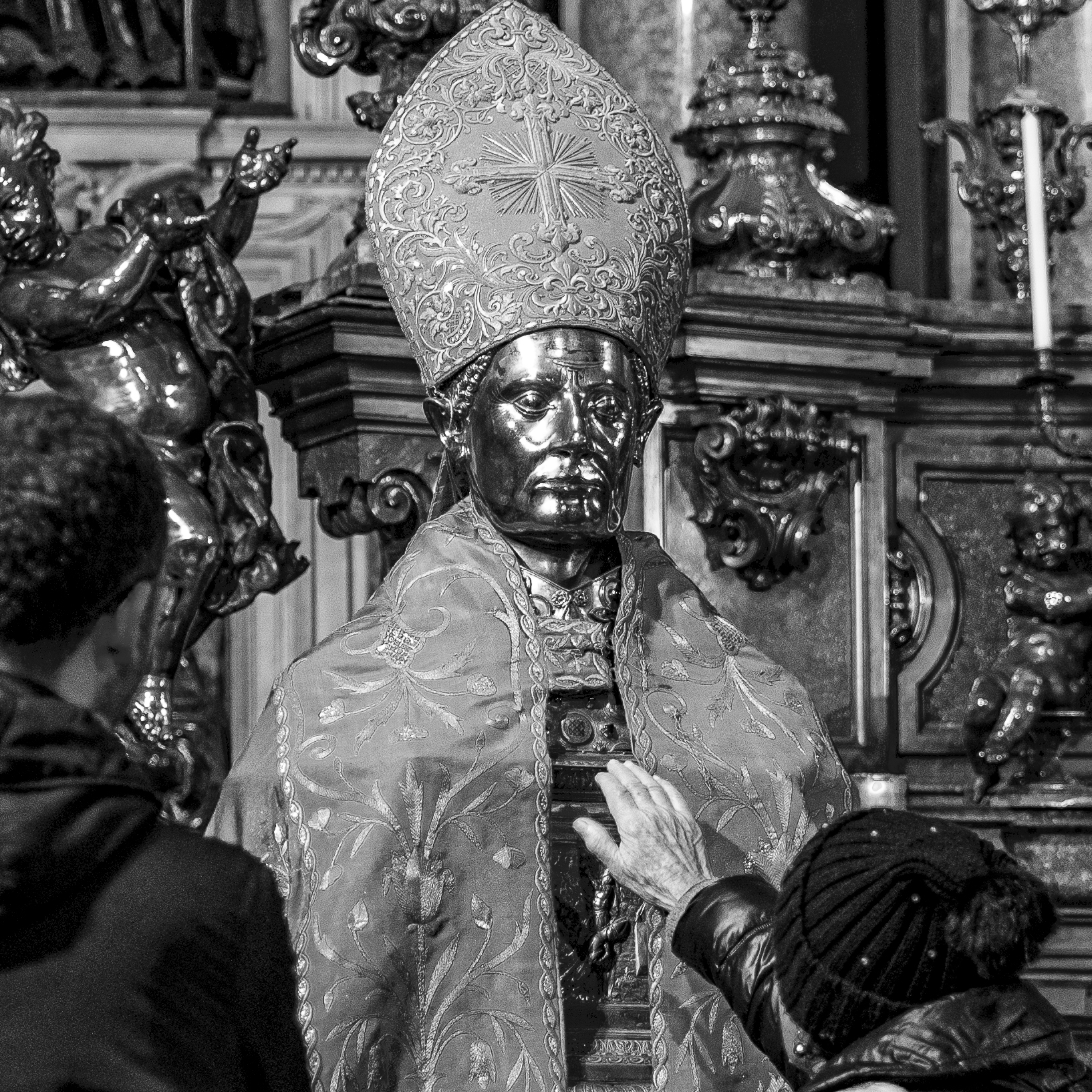 I don't see, I don't hear, I don't speak, I don't touch myse...