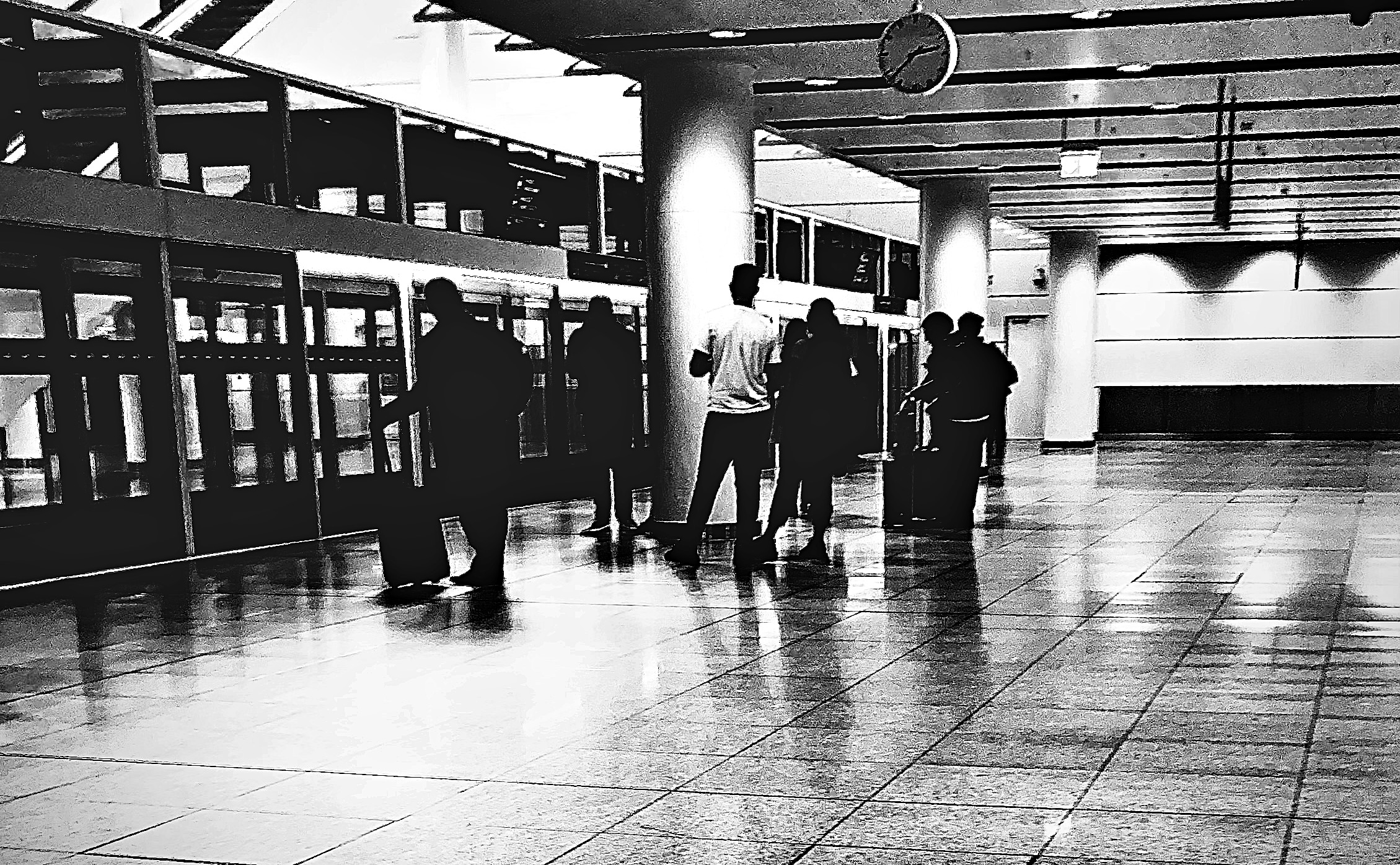 Platform to Gate G, K, L