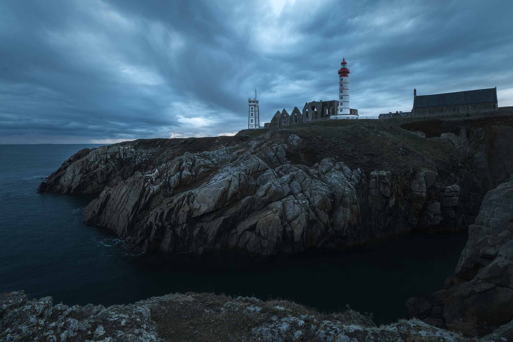 Ominous clouds on the Saint Mathieu lighthouse