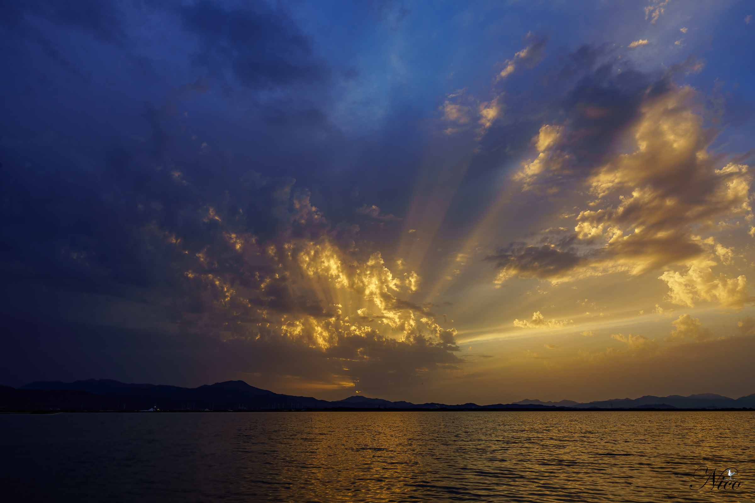 Tra l'oscurità e la luce