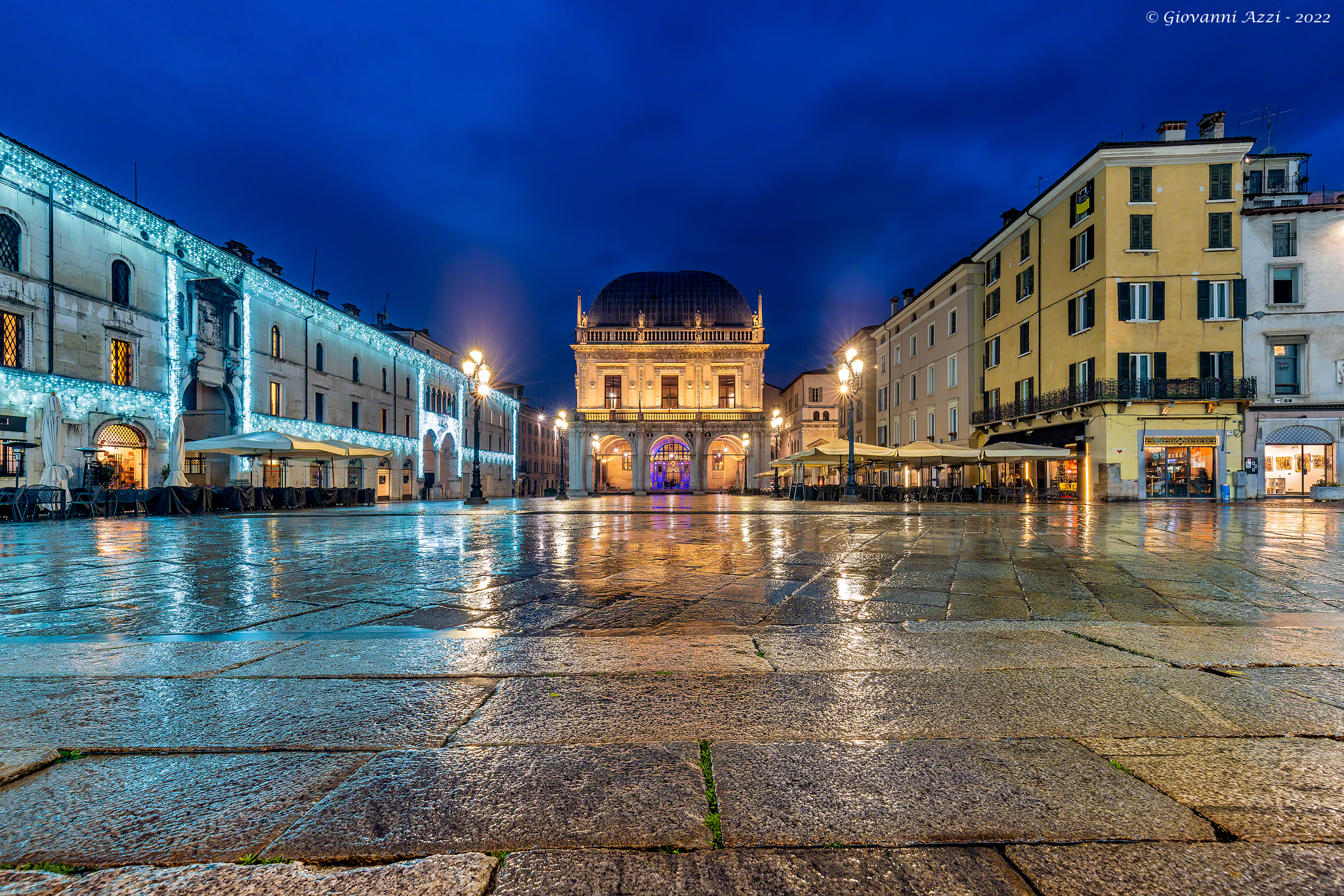 Piazza Loggia in abito natalizio 2