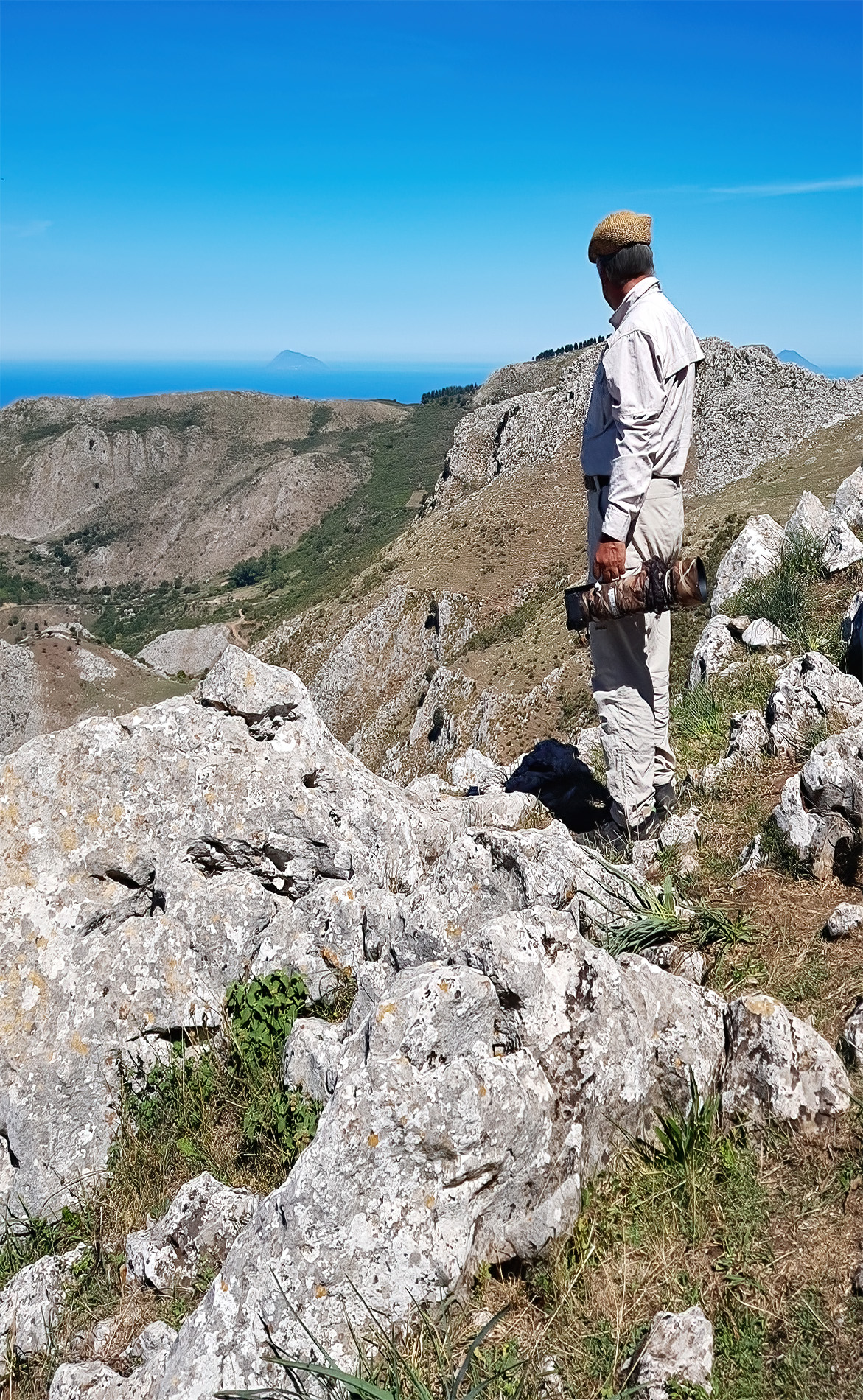 100-500 impugnato con due dita