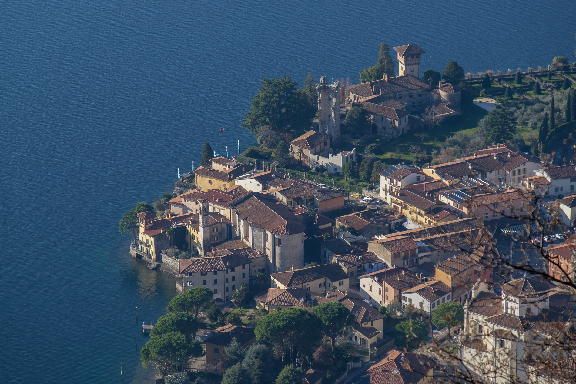 Veduta di Predore (Lago di Iseo, BG)