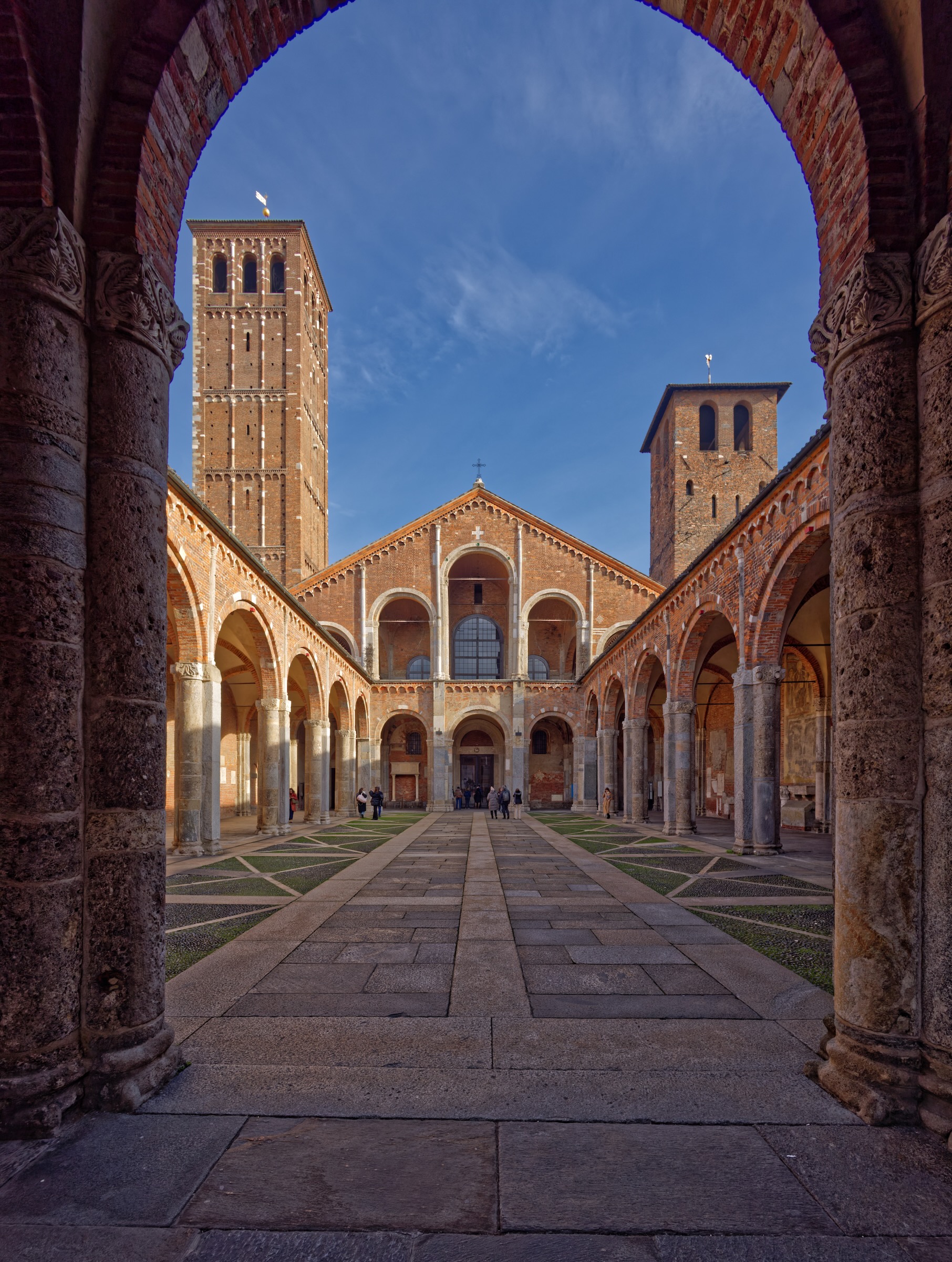 Sant'Ambrogio, Milano