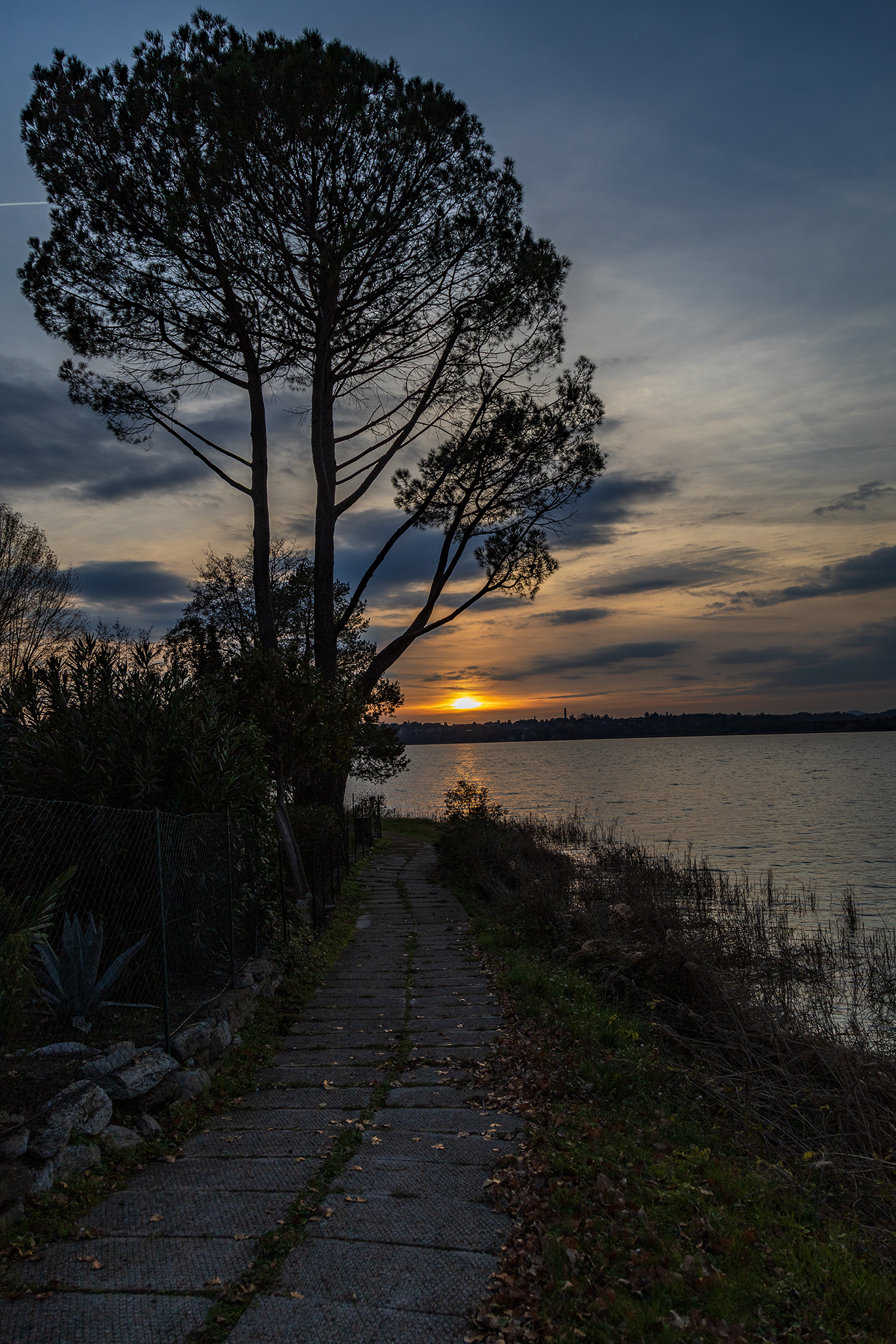 Tramonto al lago di Annone