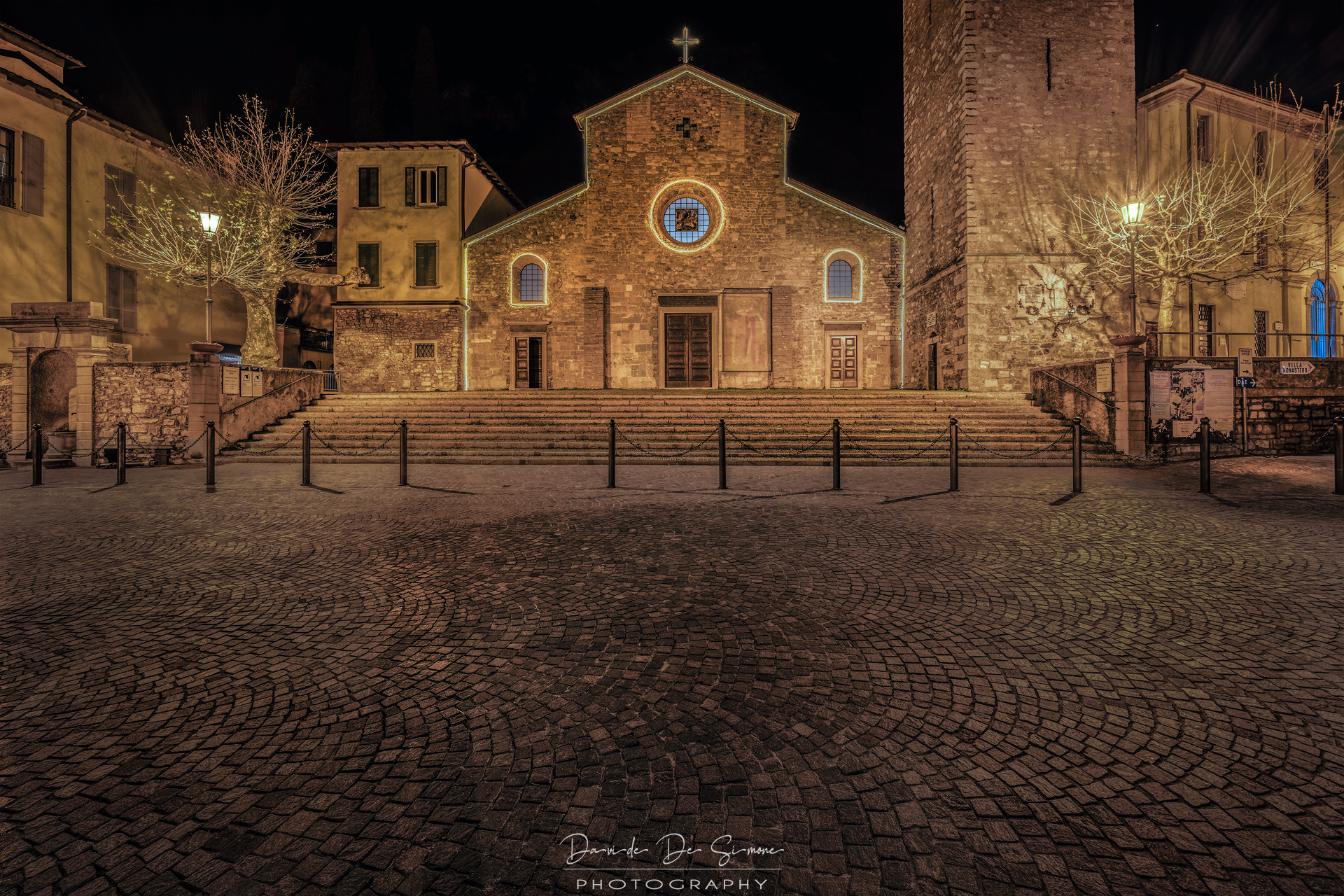 A frosty evening on the lake.