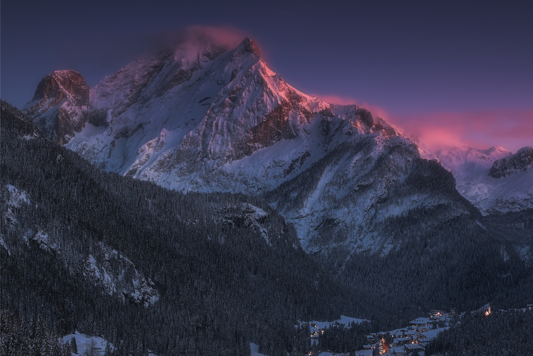Canazei di Fassa con il suo Maestoso Vernel